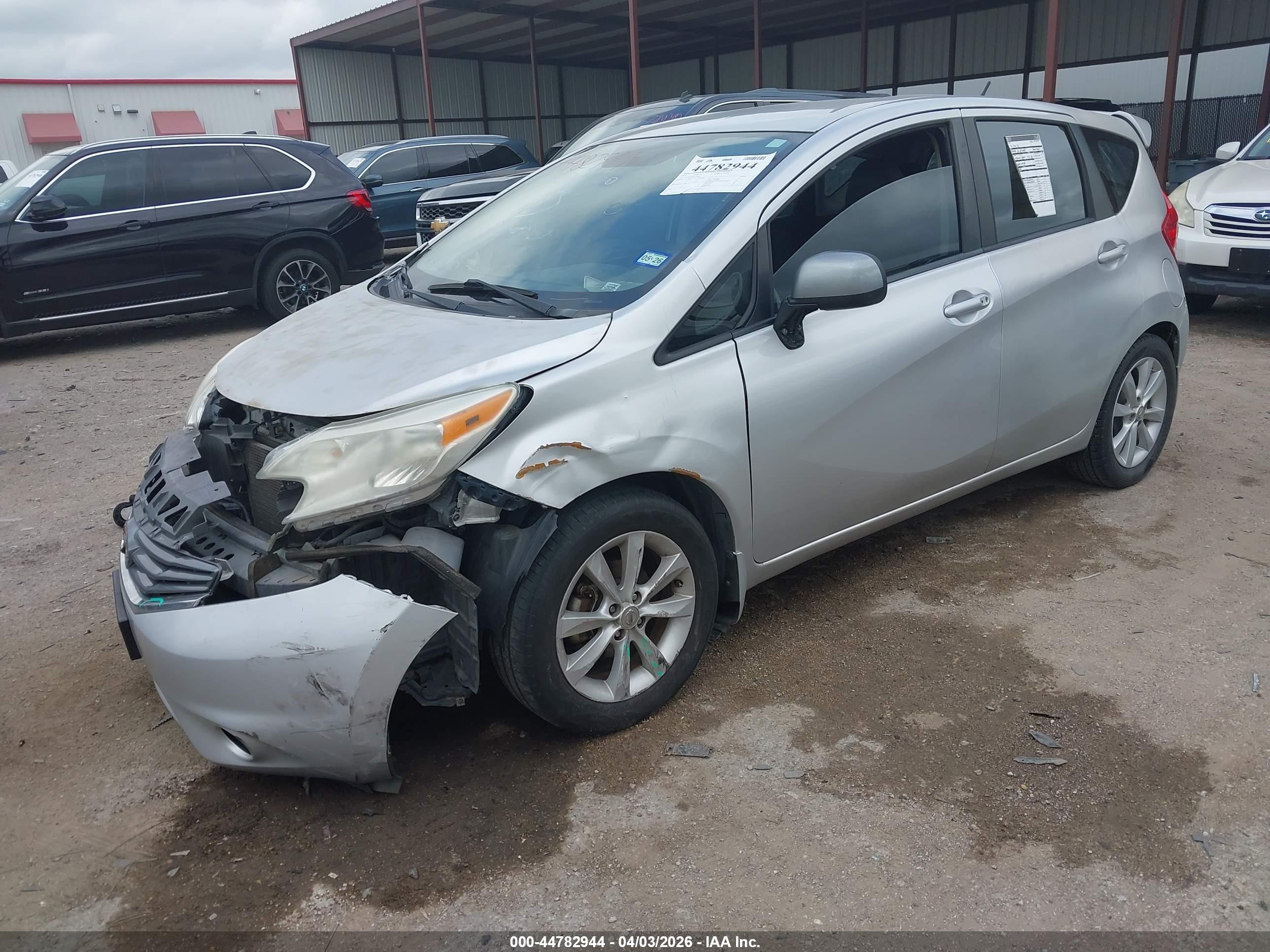 NISSAN VERSA image 2