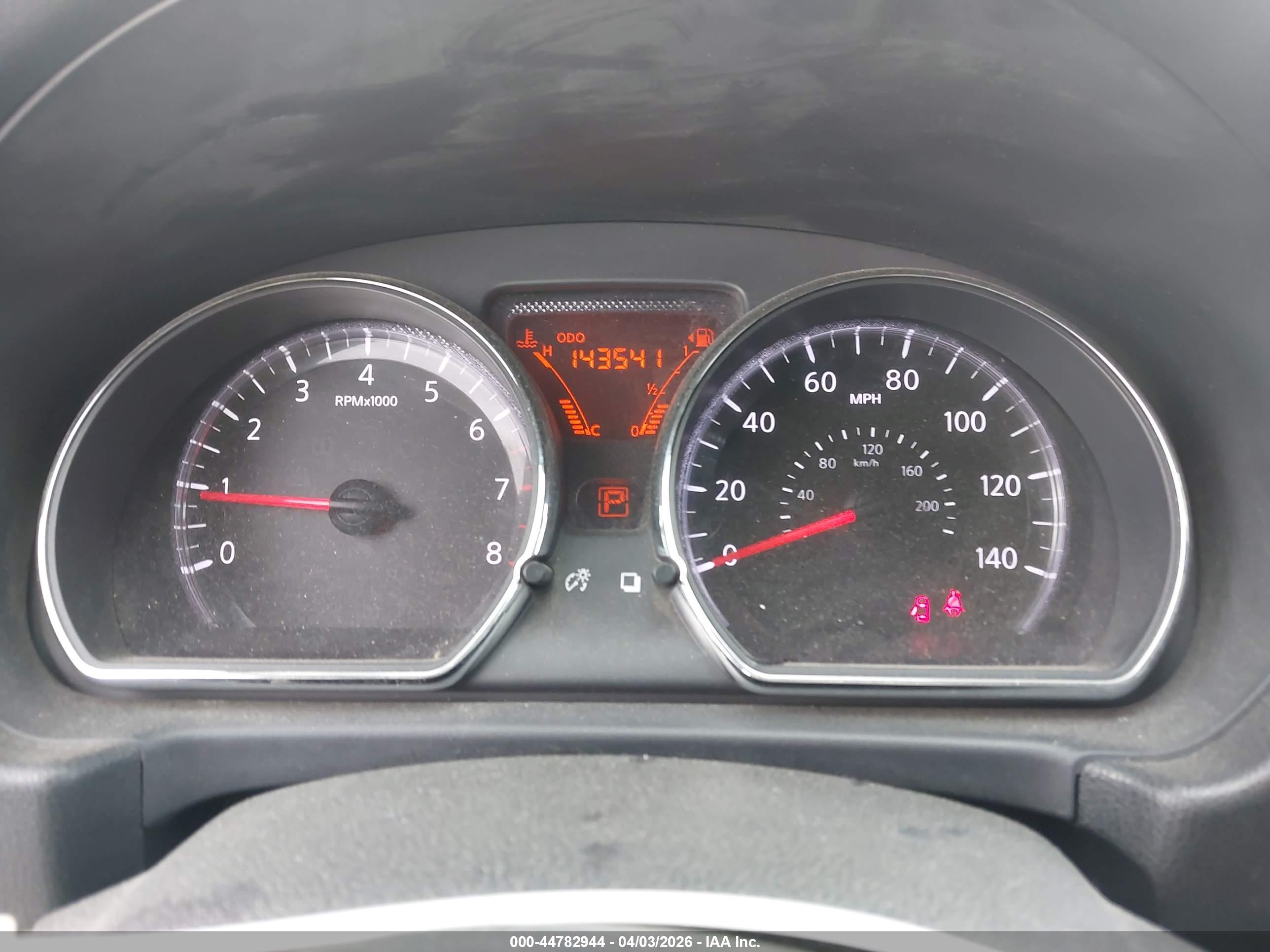 NISSAN VERSA image 7