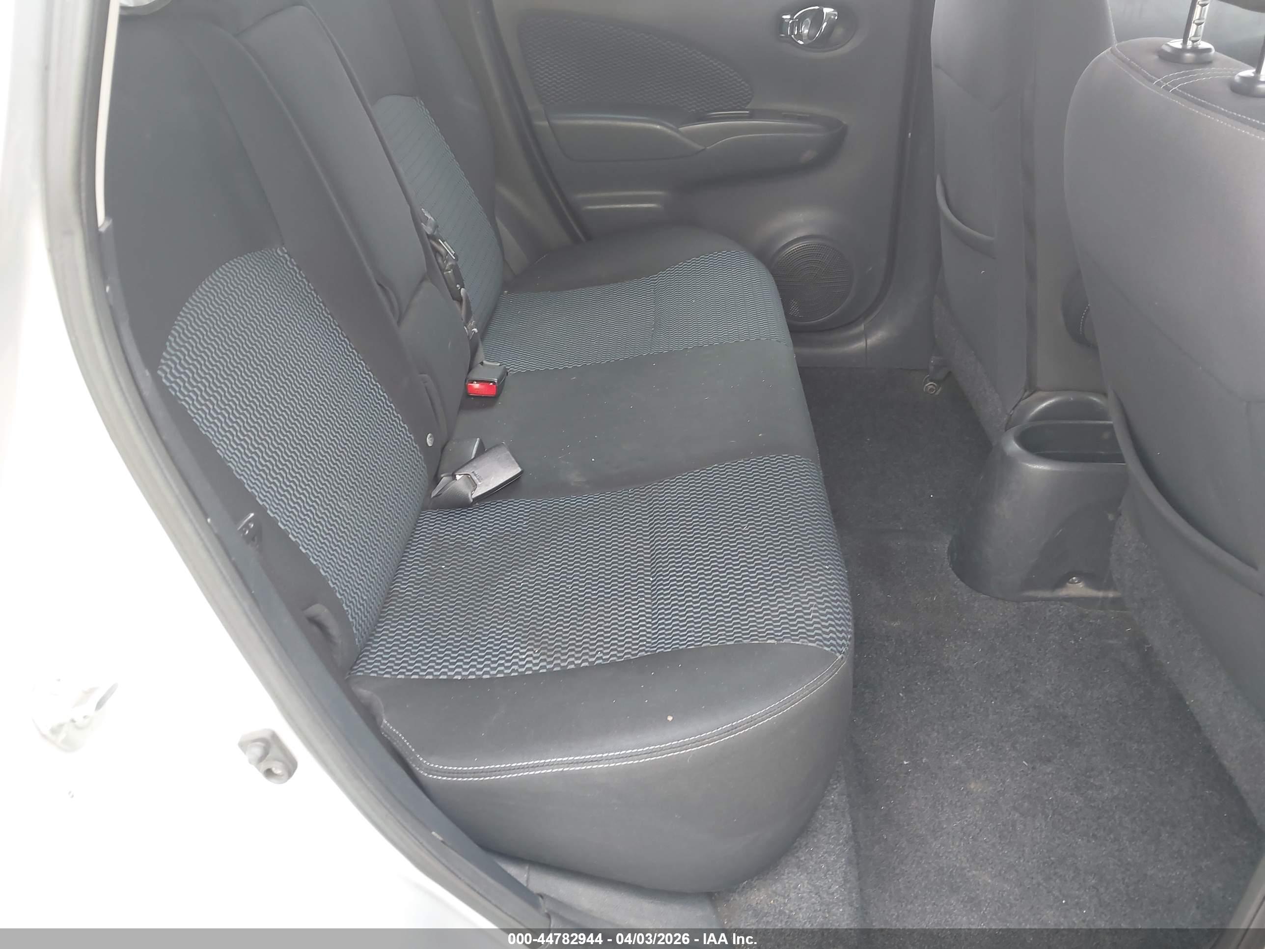 NISSAN VERSA image 8