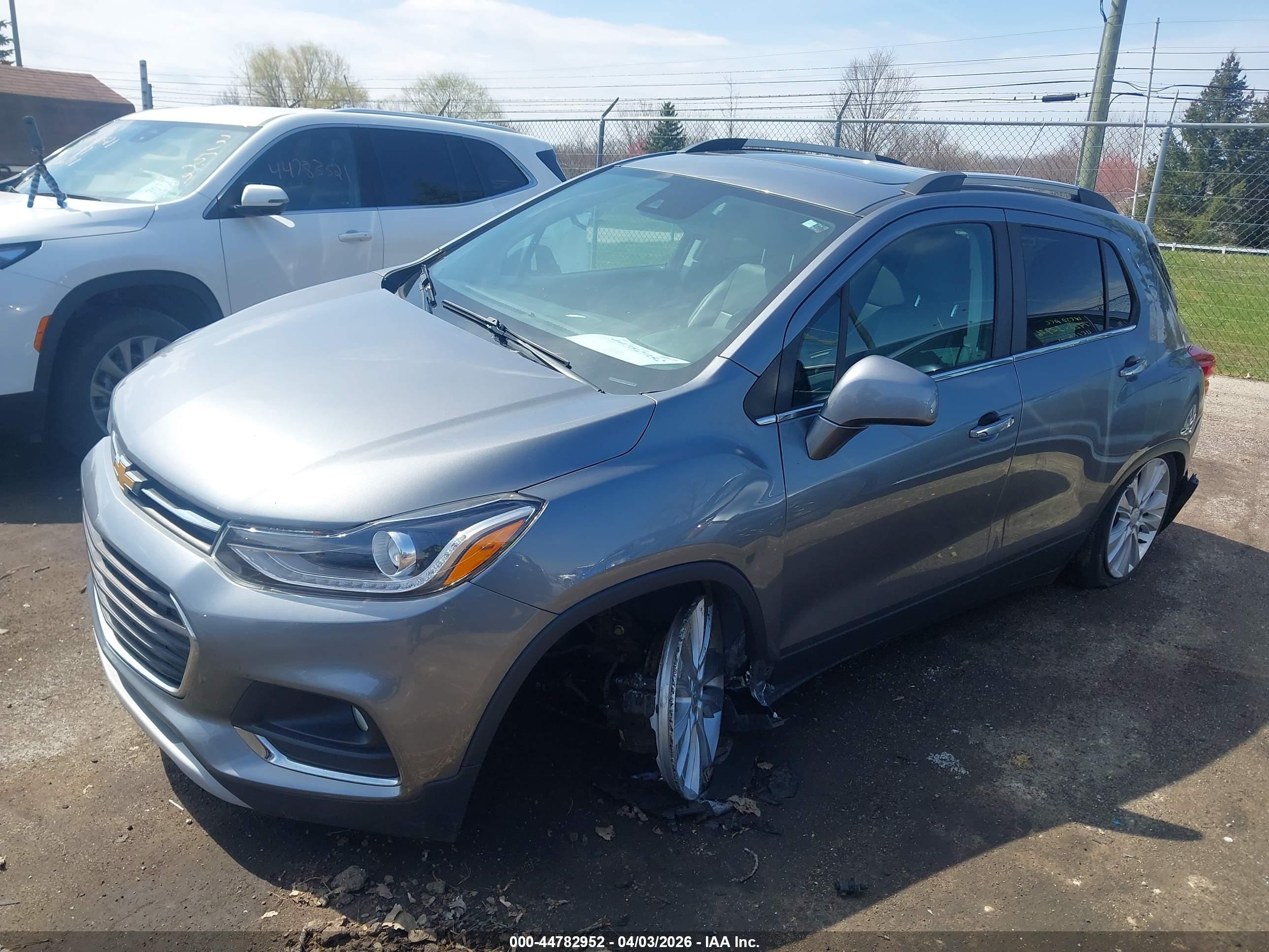 CHEVROLET TRAX image 2