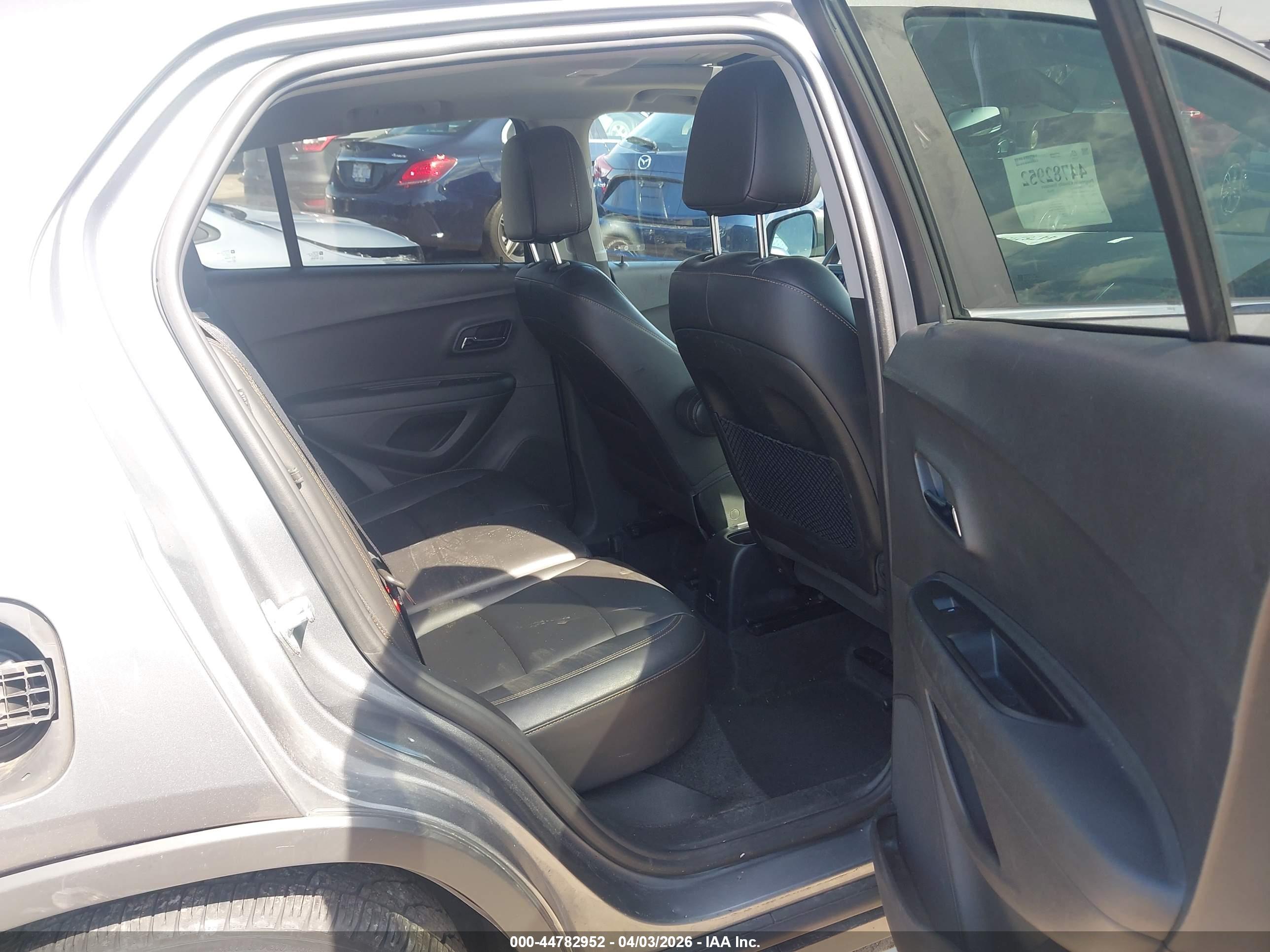 CHEVROLET TRAX image 8