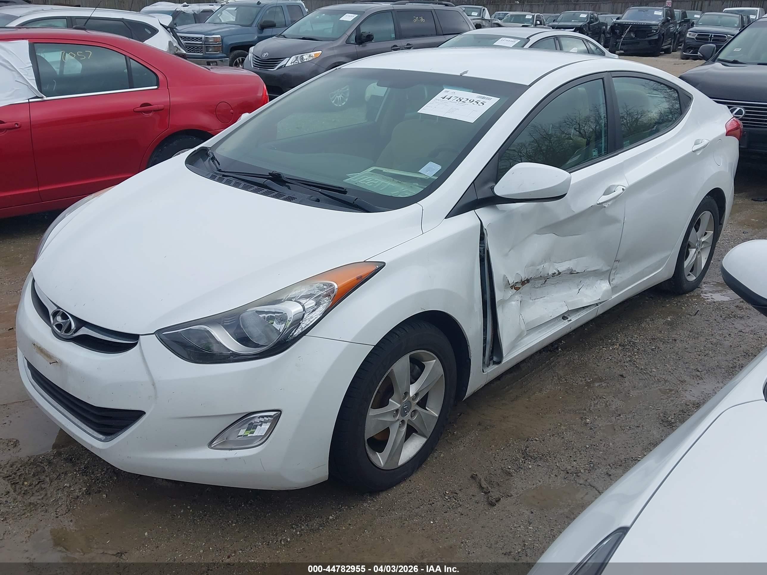 HYUNDAI ELANTRA image 2