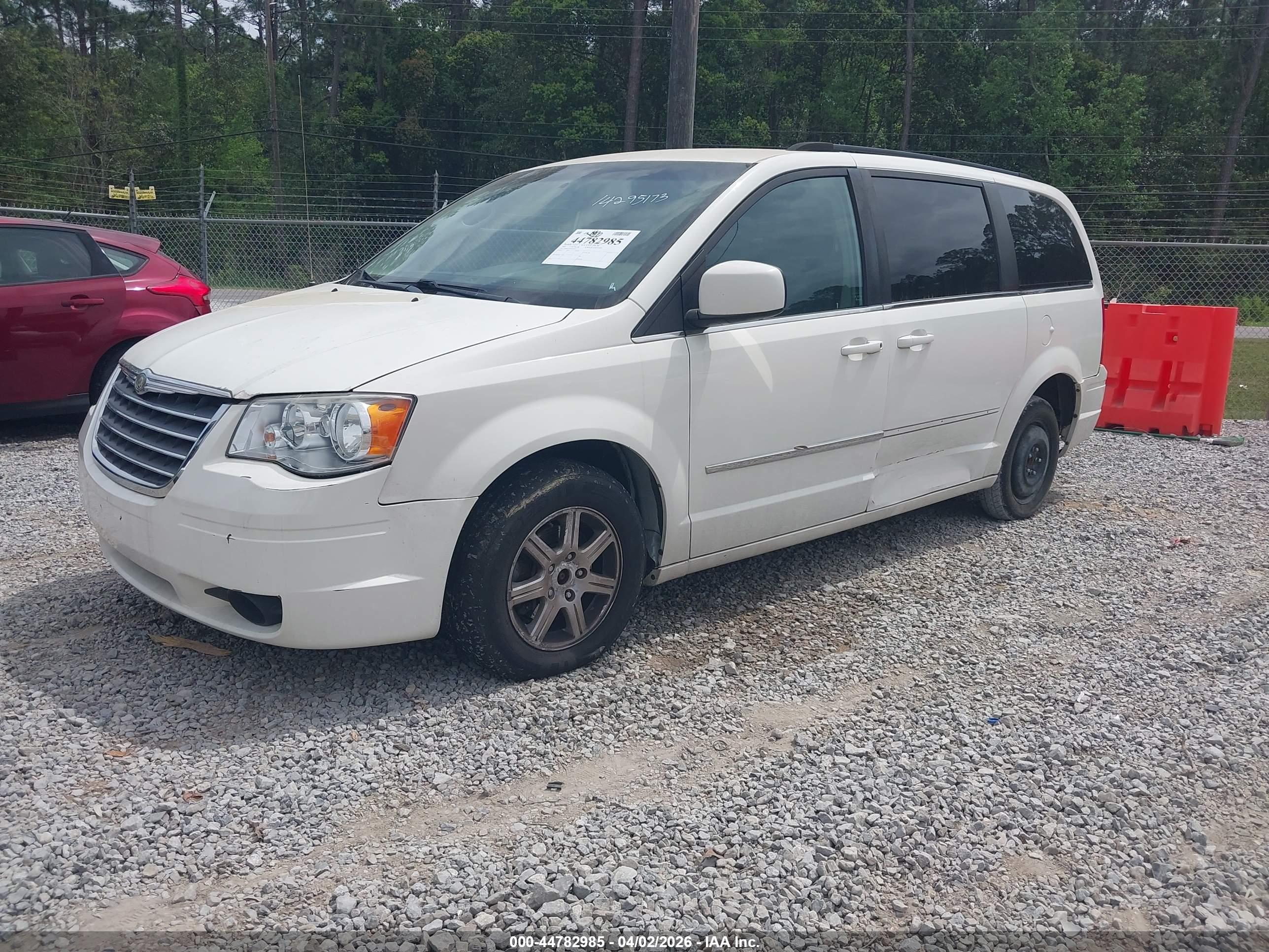 CHRYSLER TOWN image 2