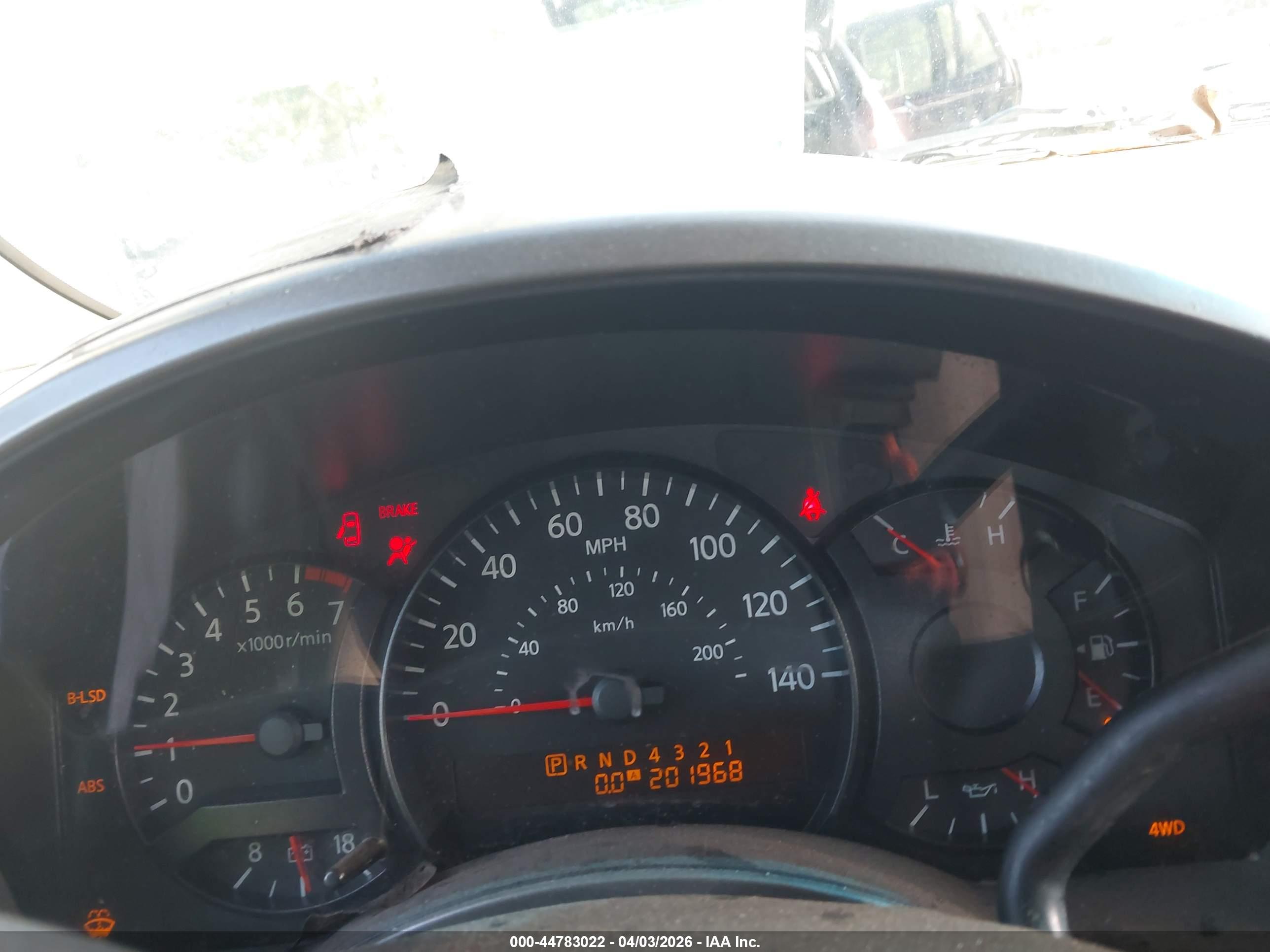 NISSAN TITAN image 7