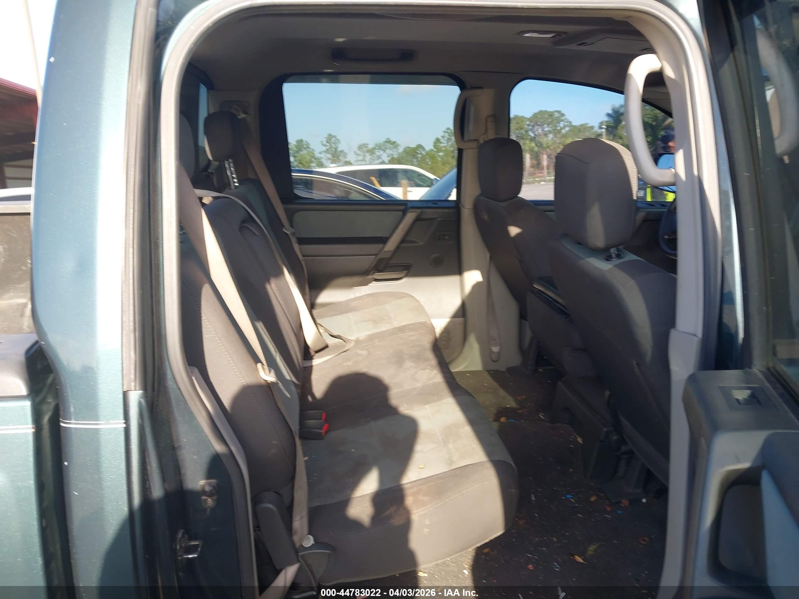 NISSAN TITAN image 8