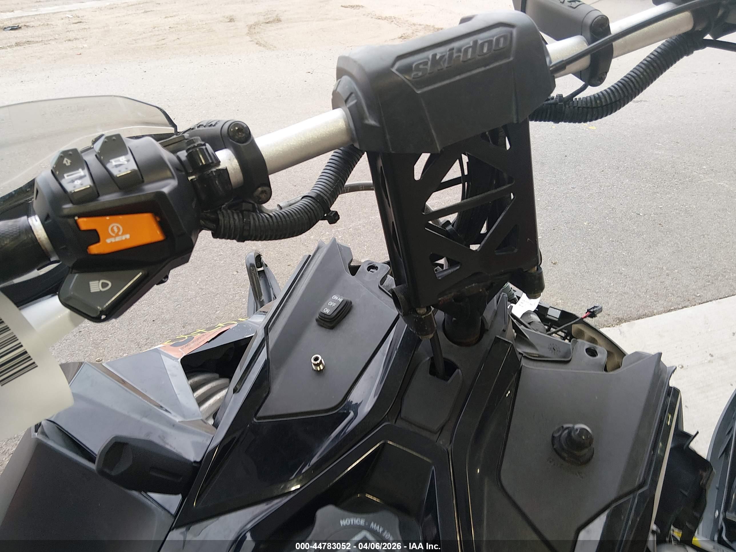 SKI DOO image 7