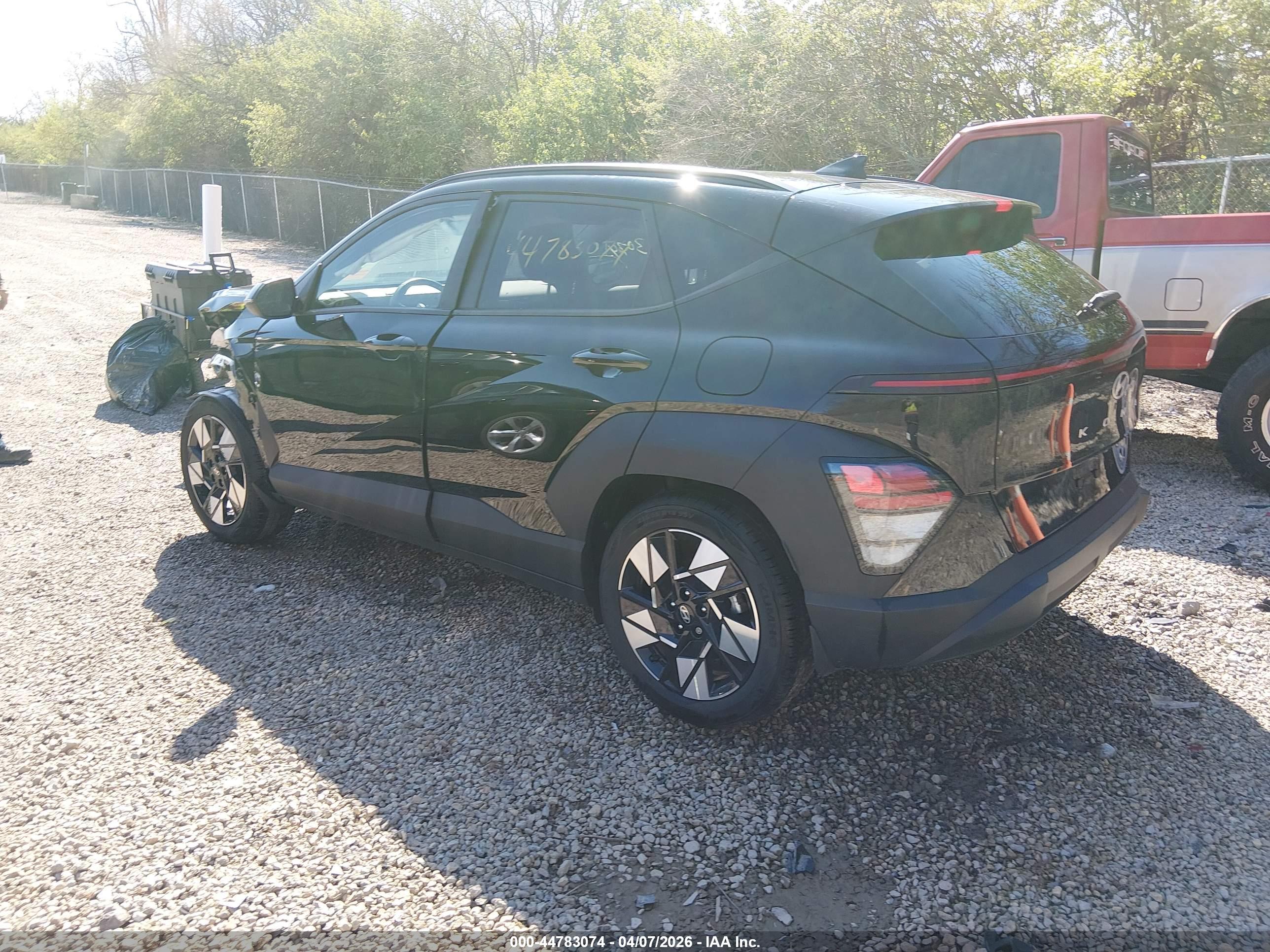 HYUNDAI KONA image 3