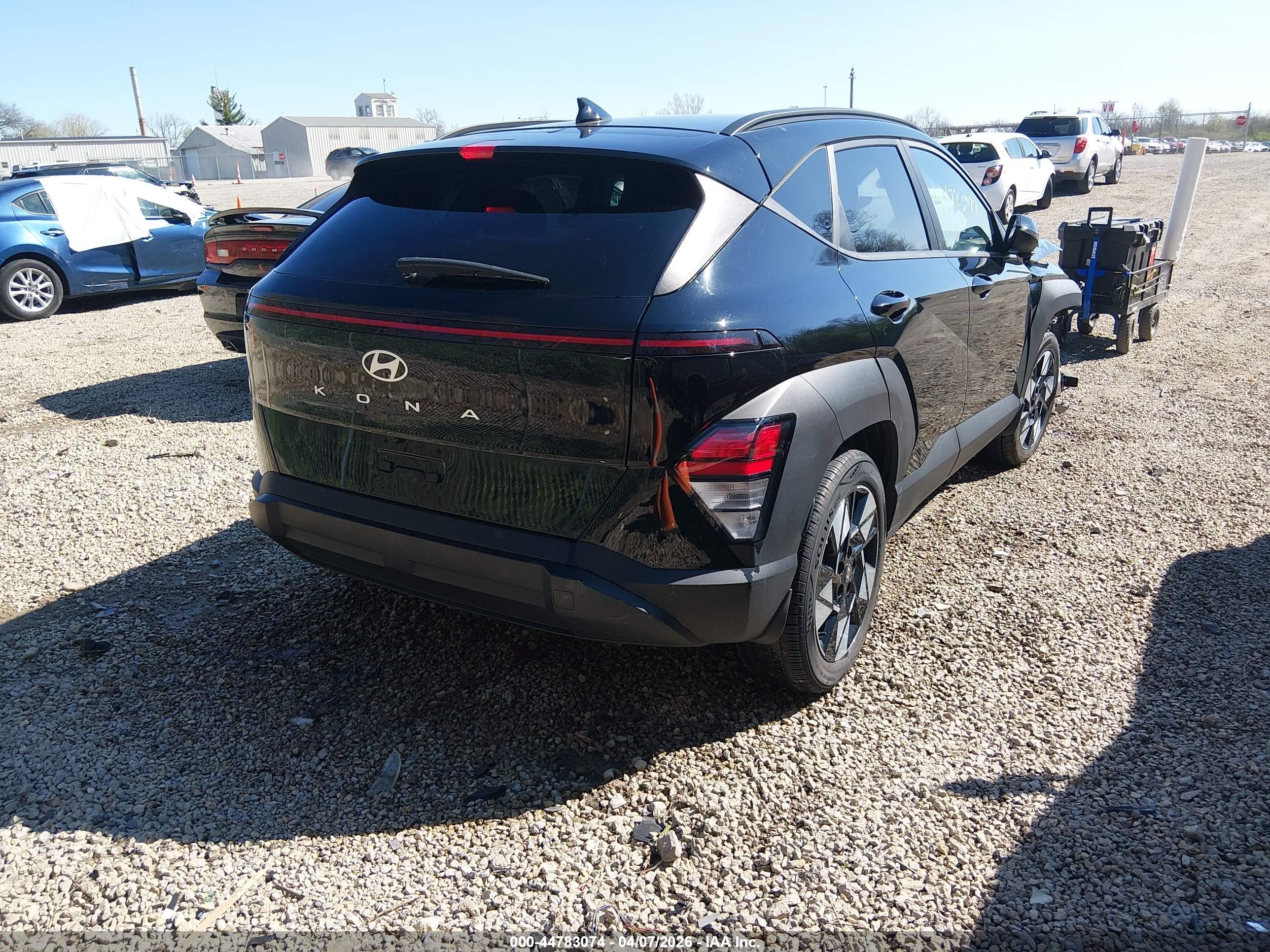 HYUNDAI KONA image 4