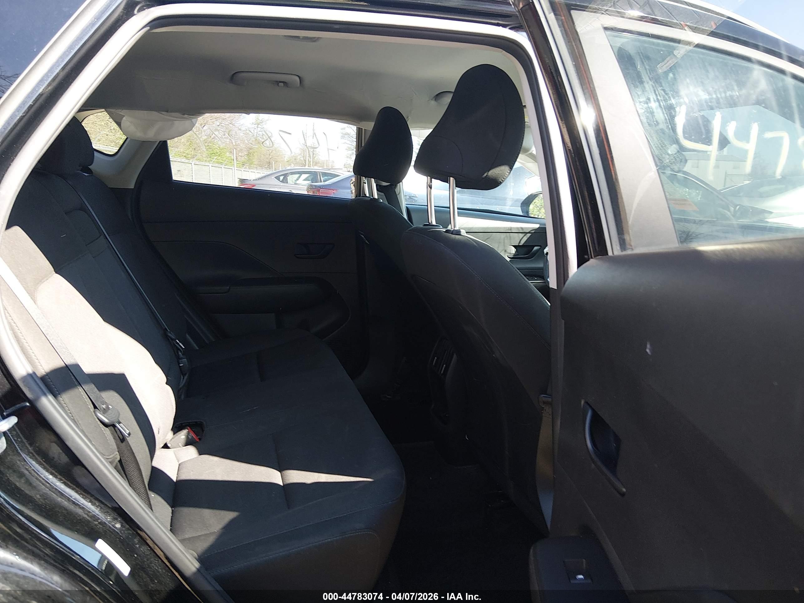 HYUNDAI KONA image 8