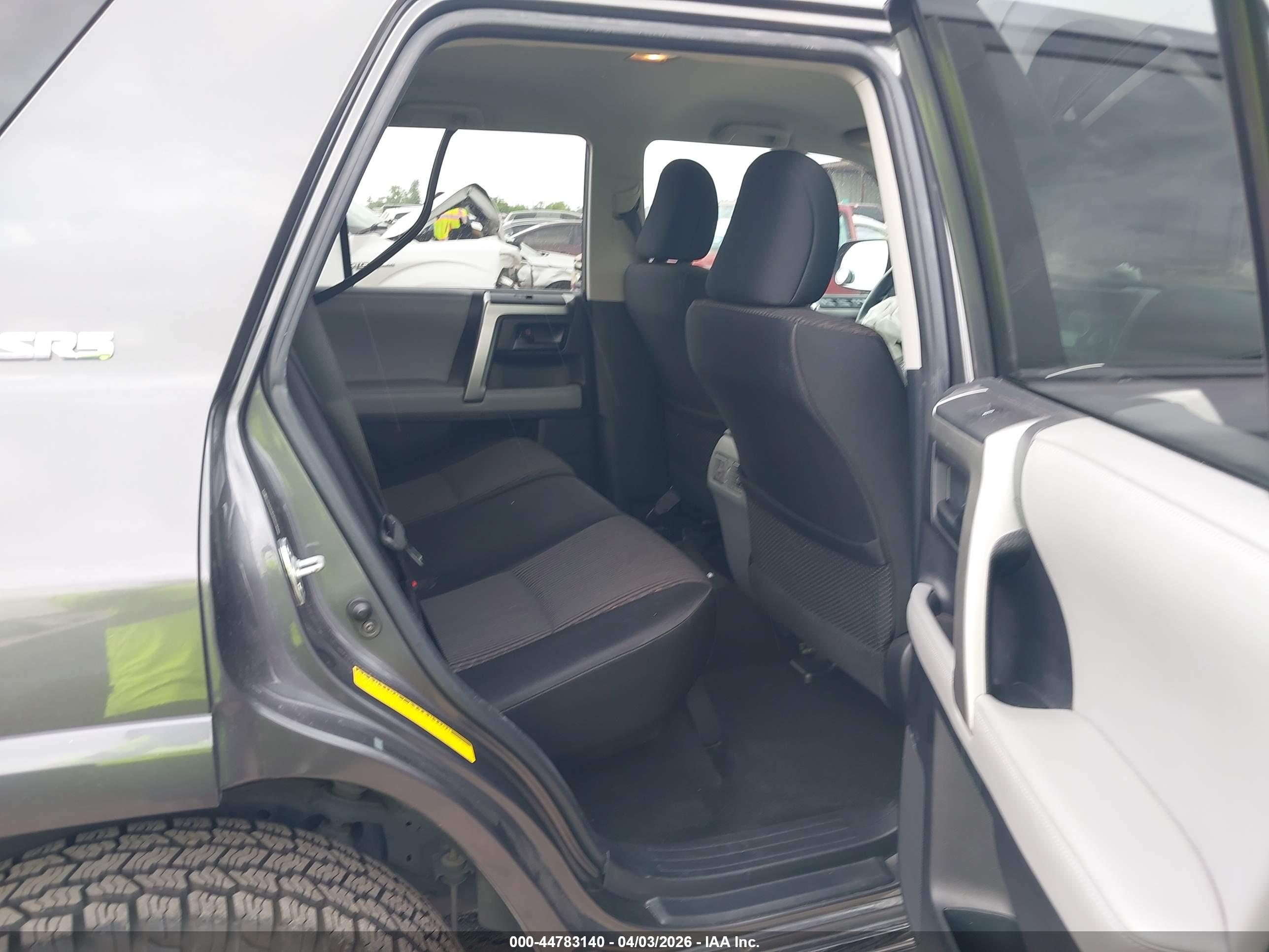 TOYOTA 4RUNNER image 8
