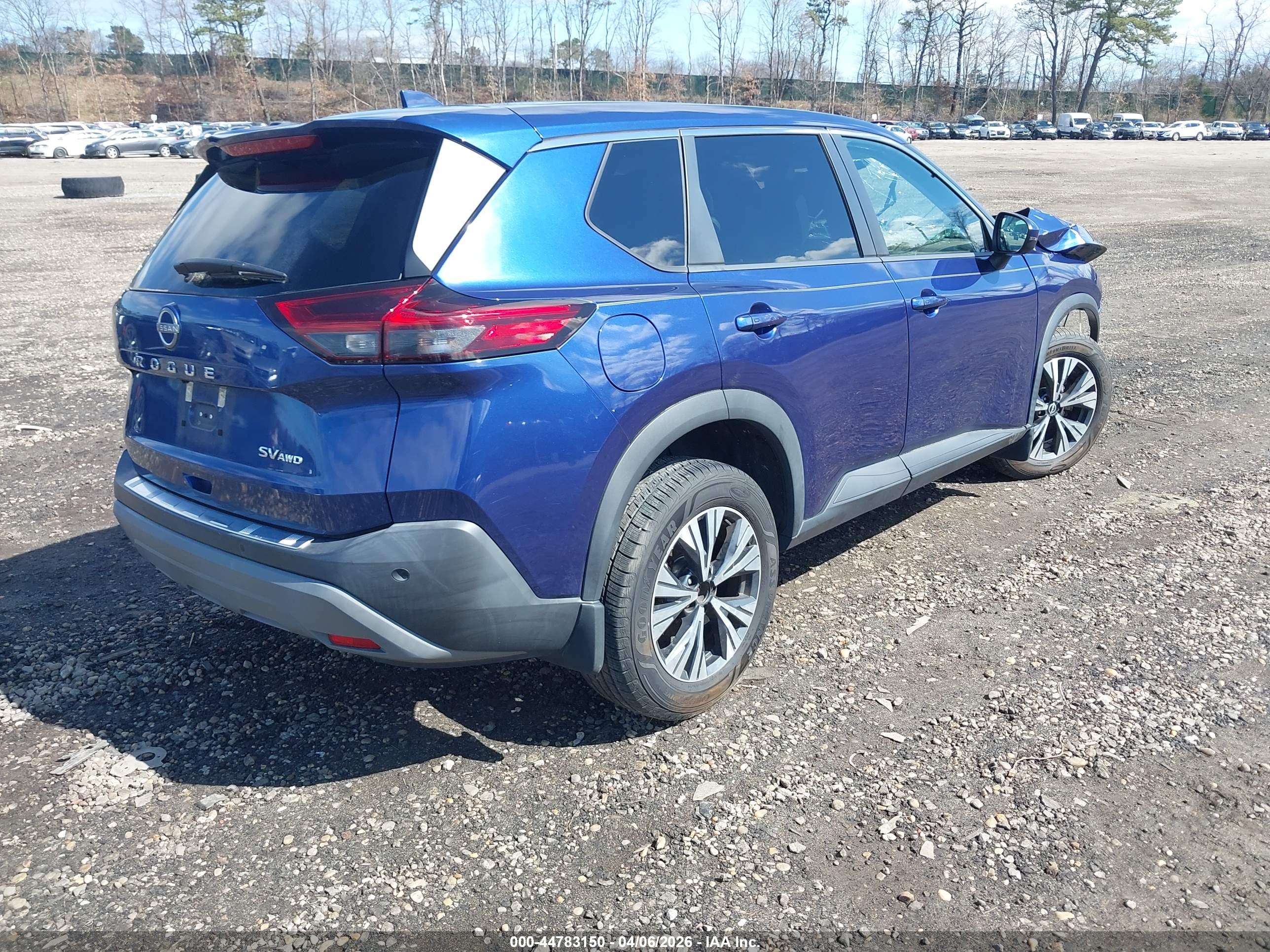 NISSAN ROGUE image 4