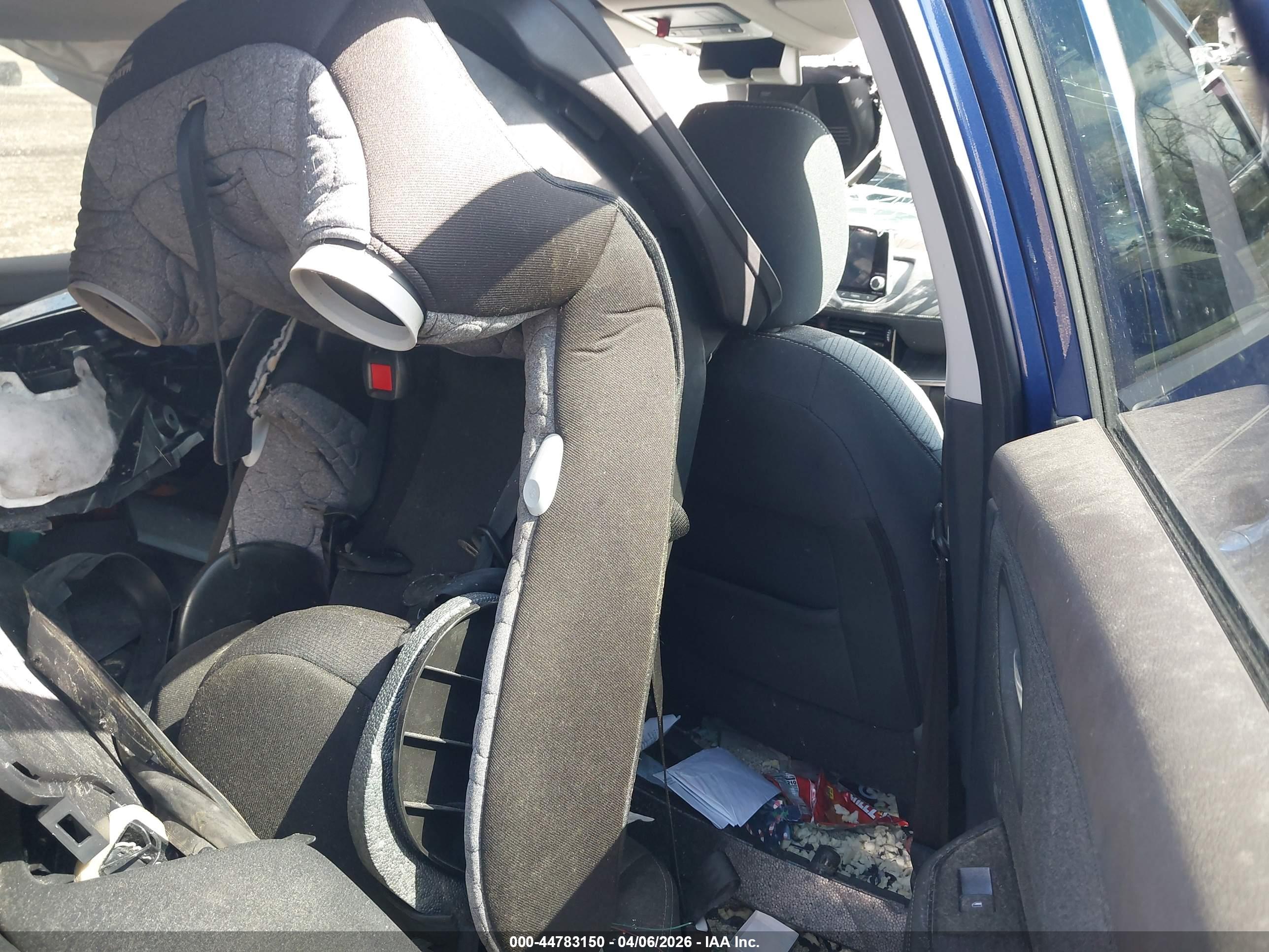 NISSAN ROGUE image 8