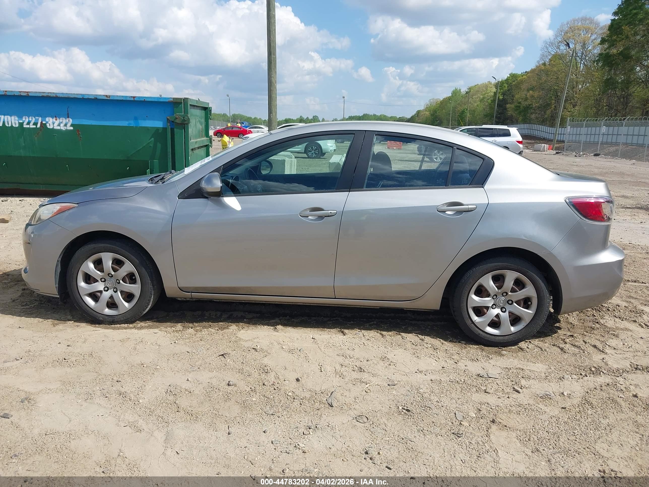 MAZDA MAZDA3 image 6