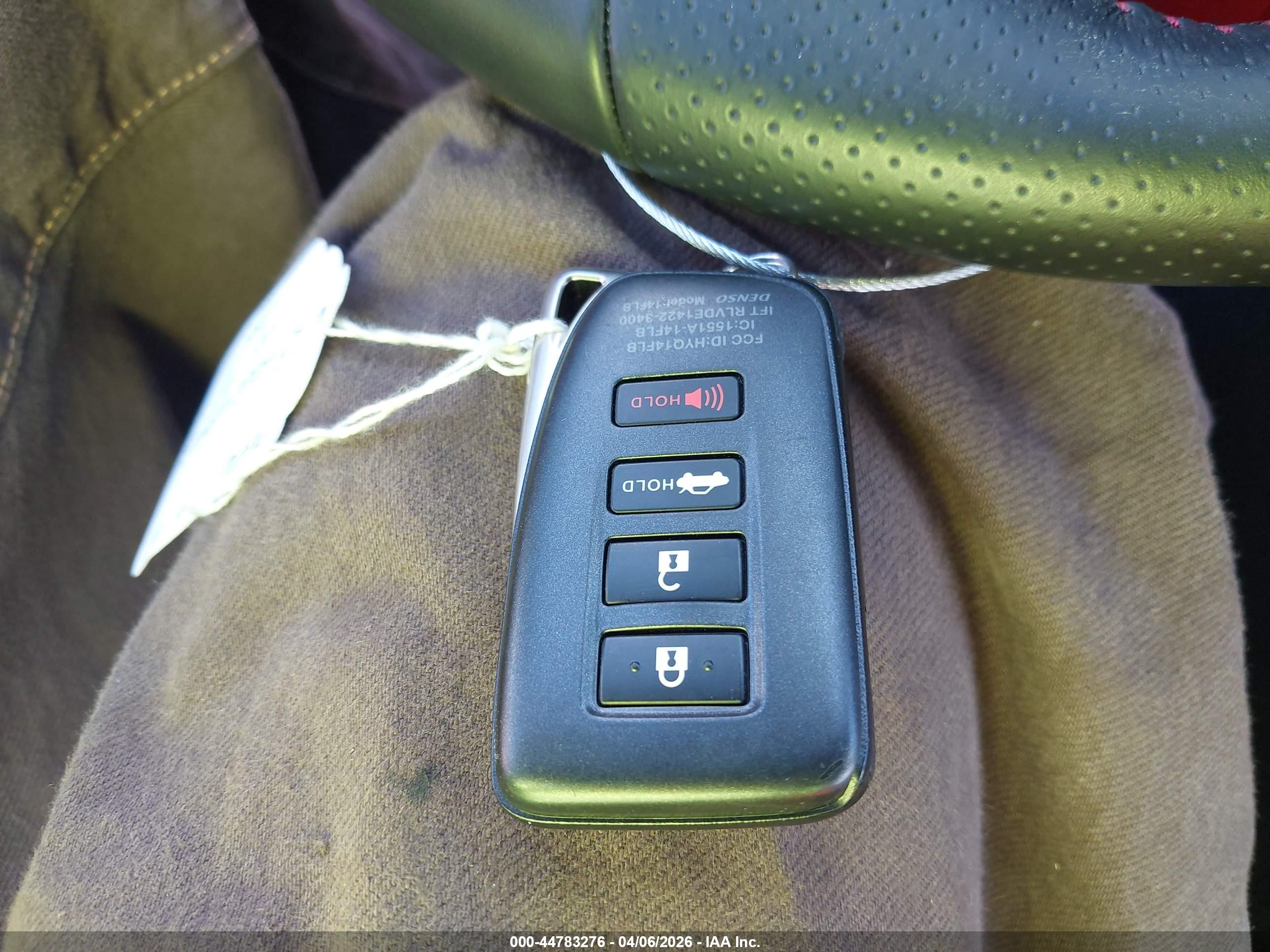 LEXUS IS image 11