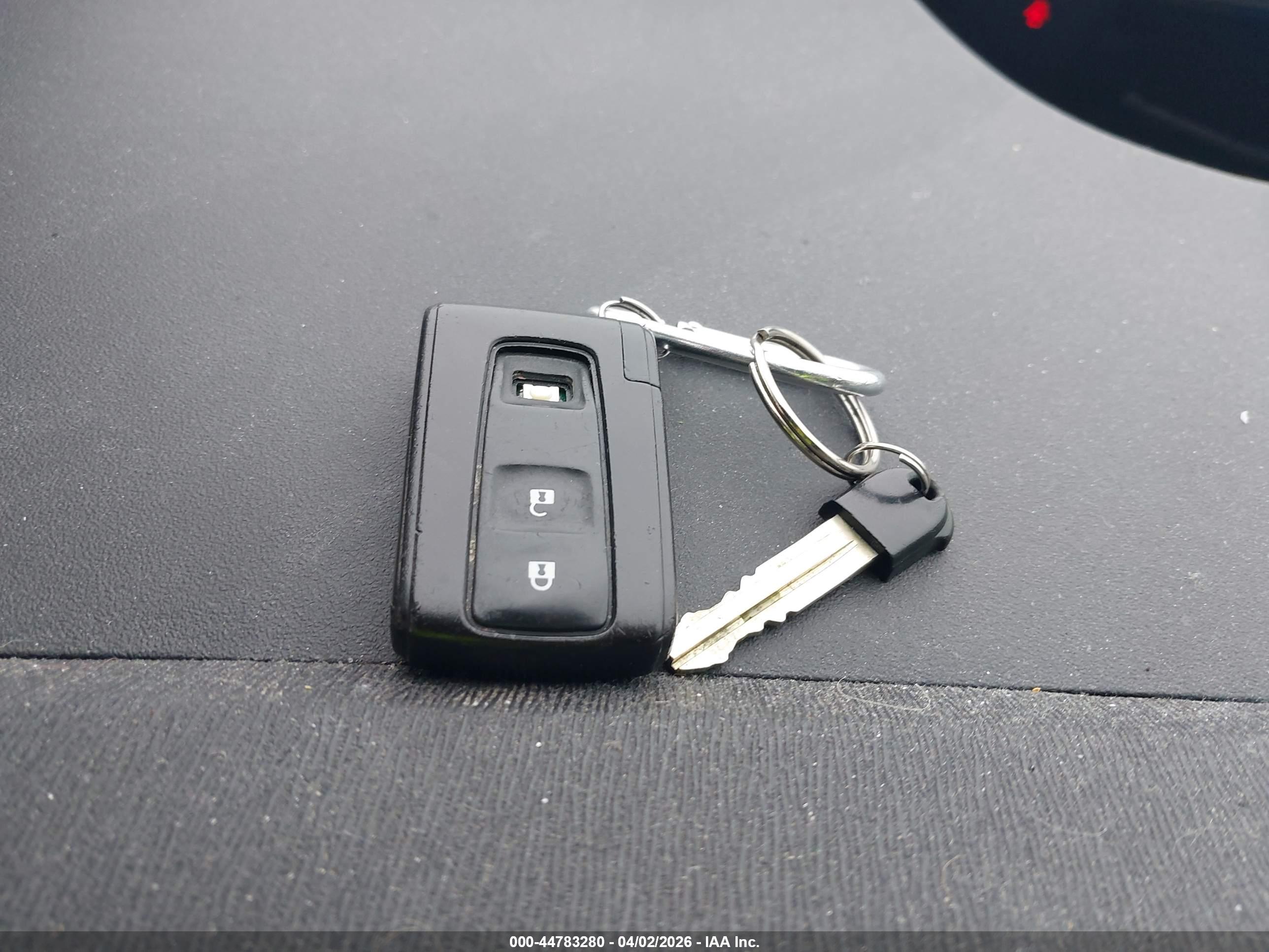 TOYOTA PRIUS image 11