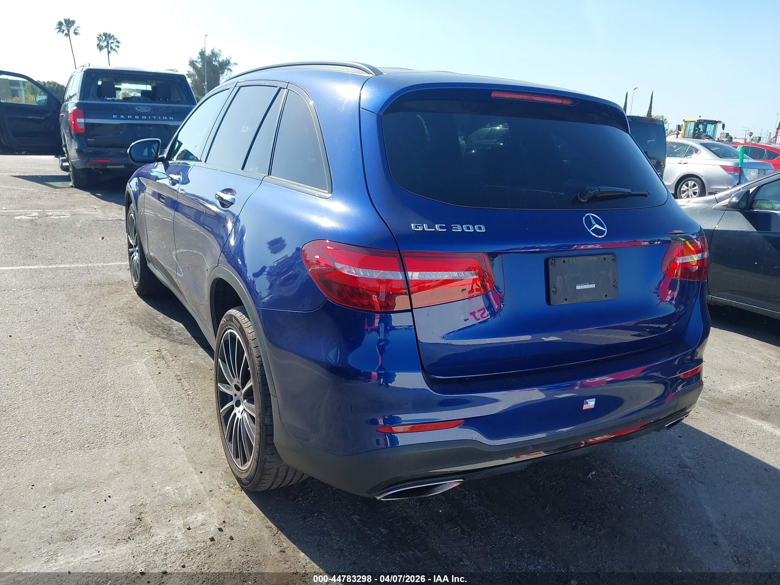 MERCEDES-BENZ GLC image 3