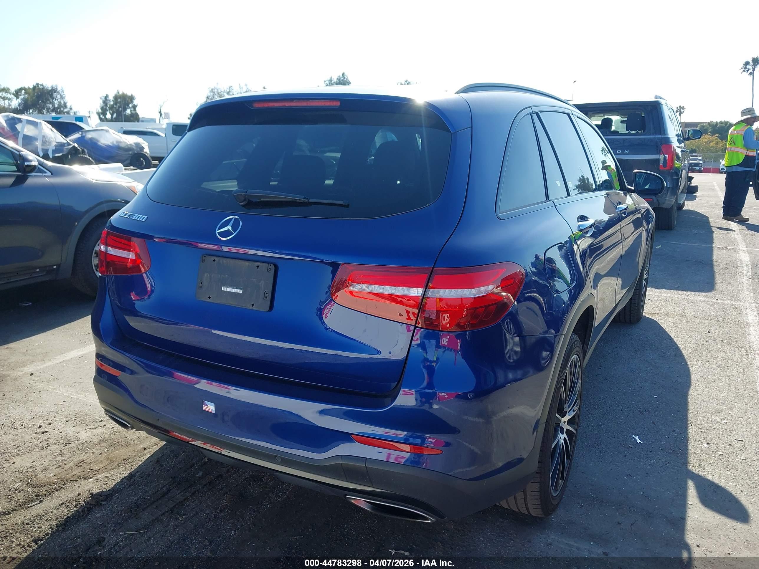 MERCEDES-BENZ GLC image 4