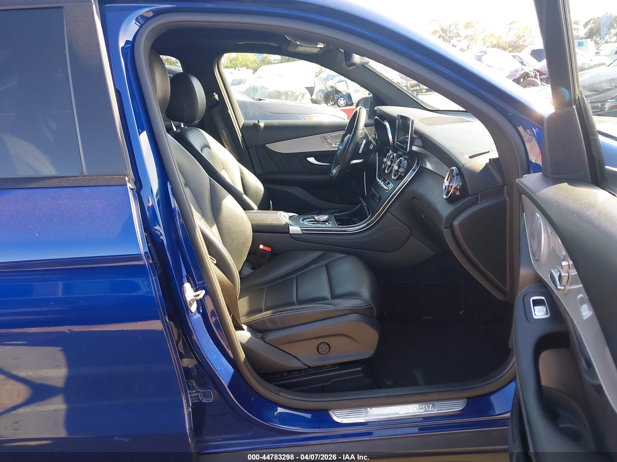 MERCEDES-BENZ GLC image 5