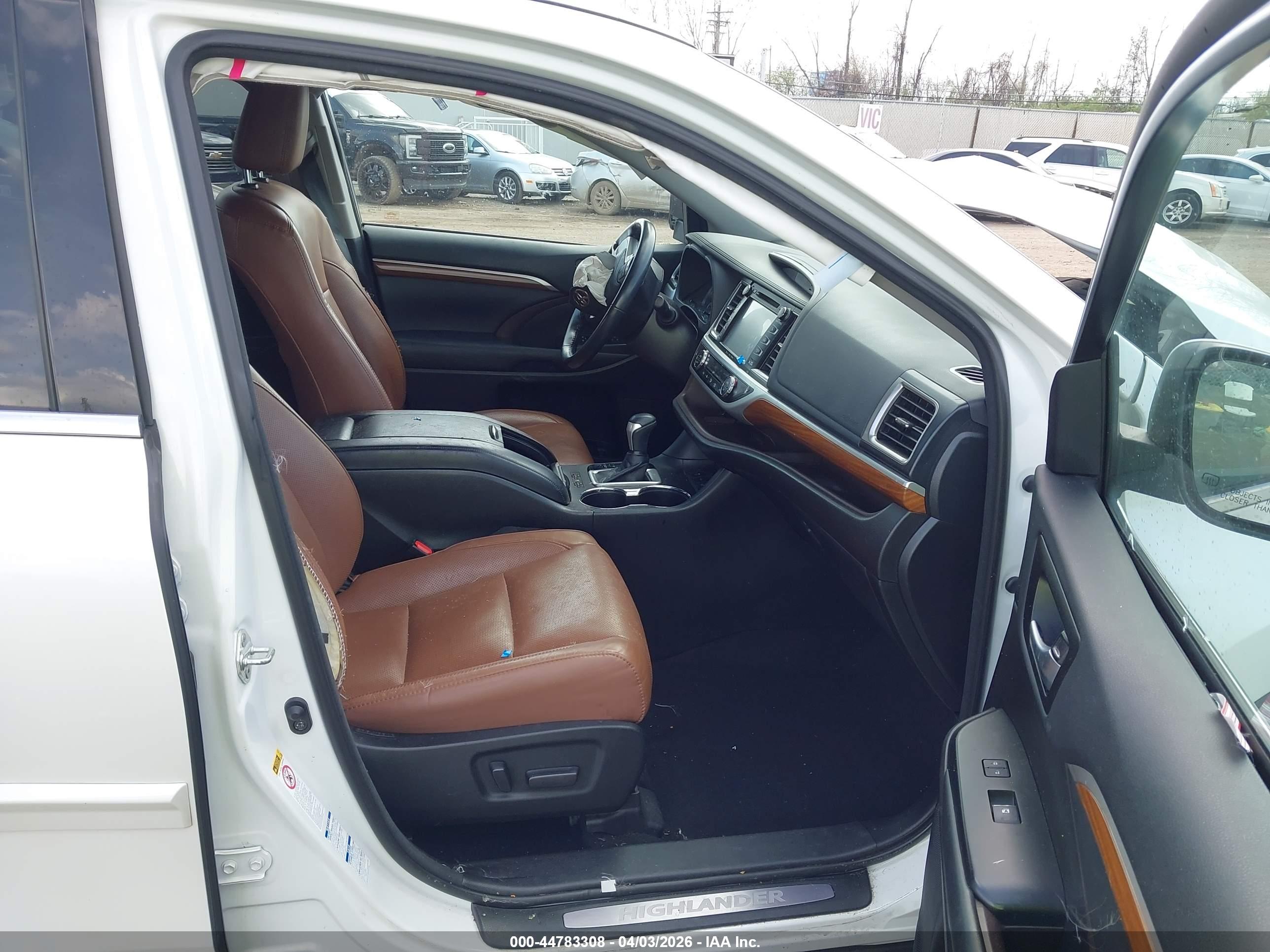 TOYOTA HIGHLANDER image 5