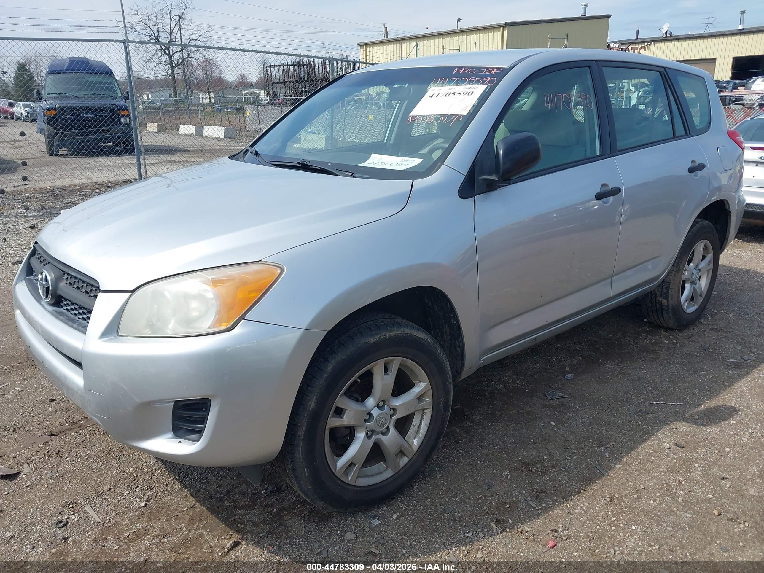 TOYOTA RAV4 image 2