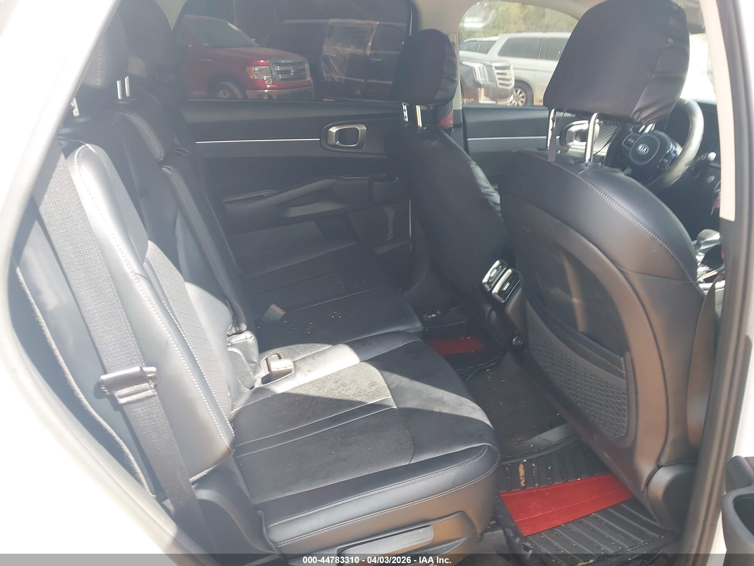 KIA SORENTO image 8
