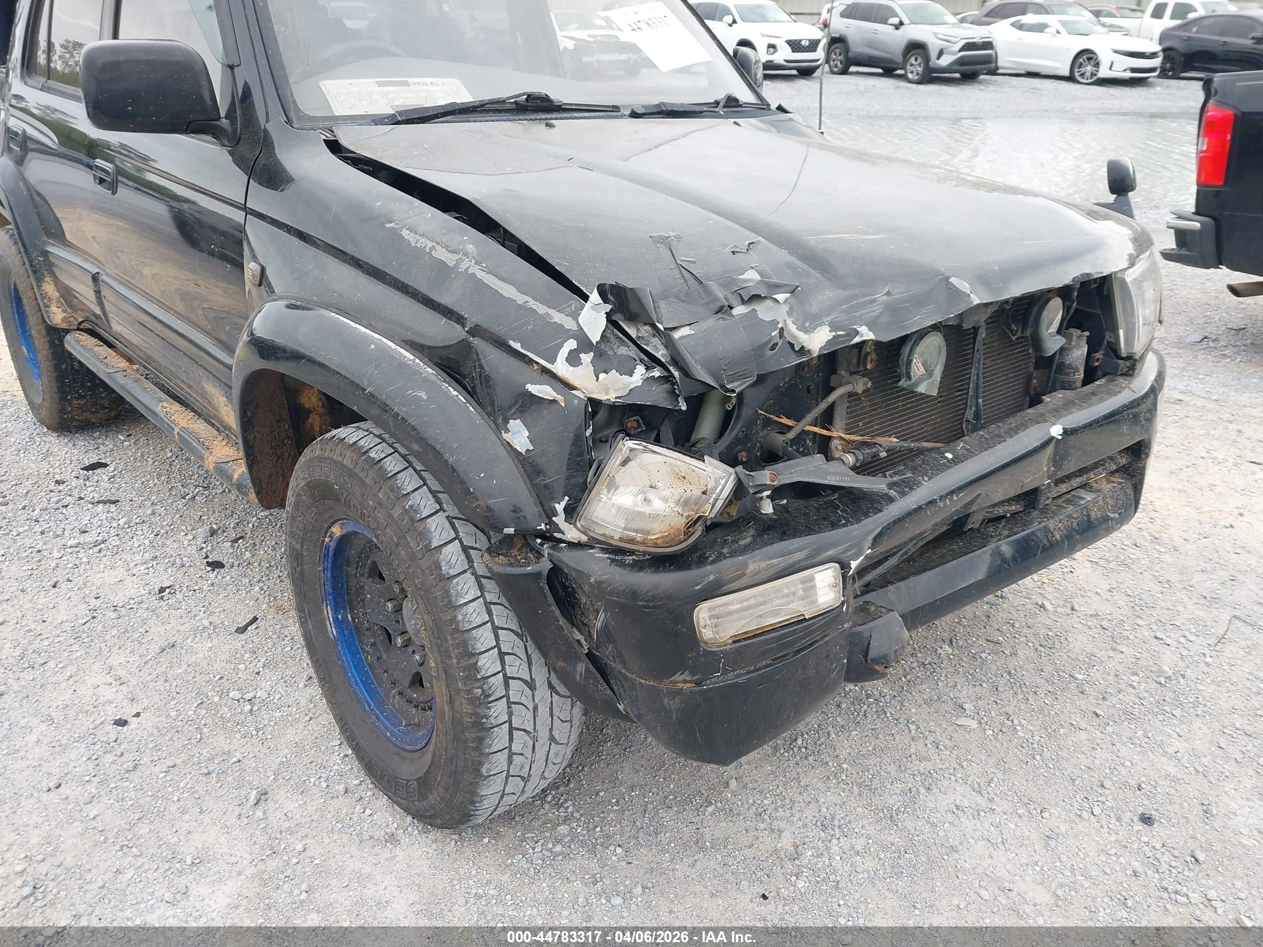 TOYOTA HILUX image 6