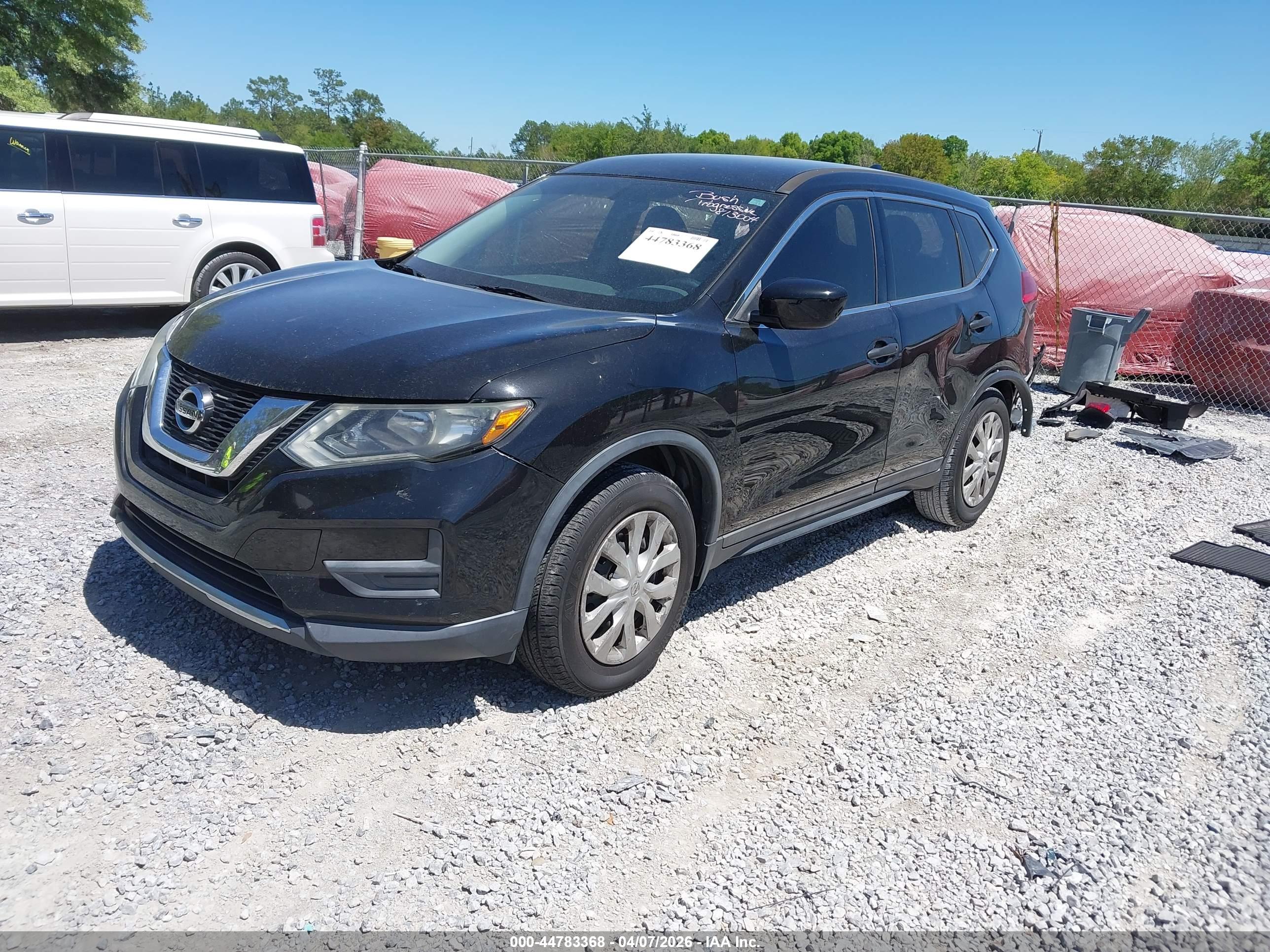 NISSAN ROGUE image 2