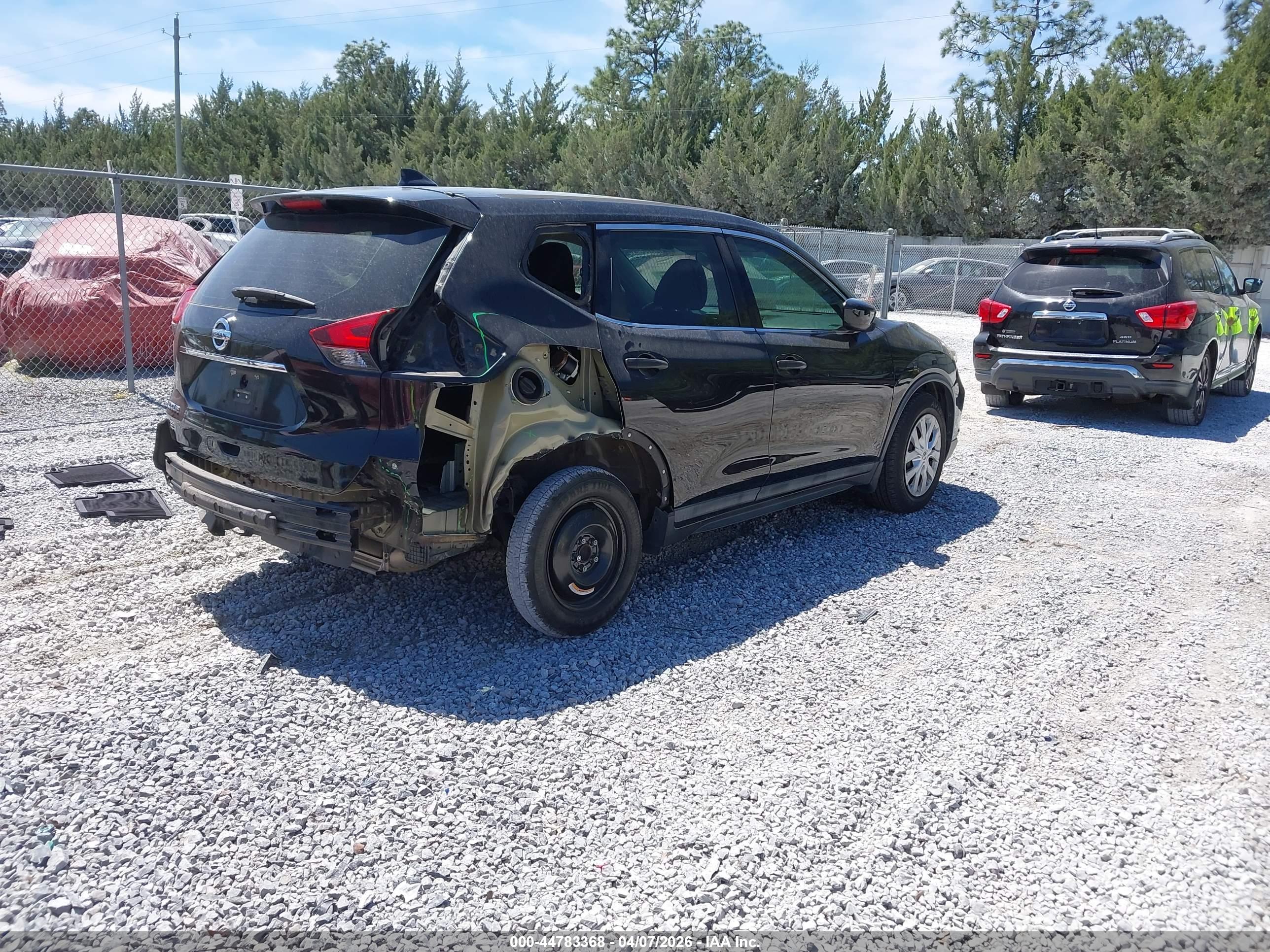 NISSAN ROGUE image 4