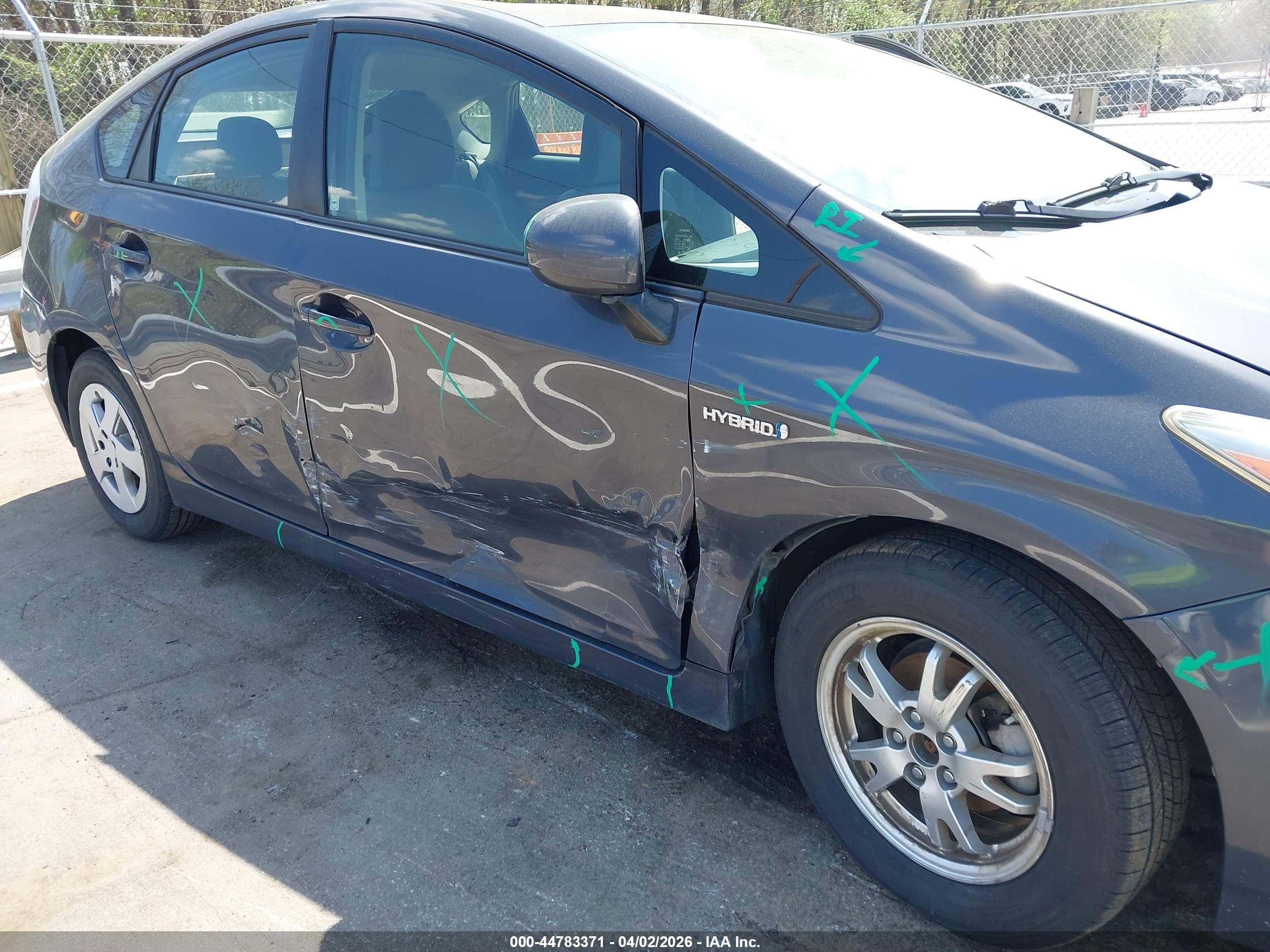 TOYOTA PRIUS image 6