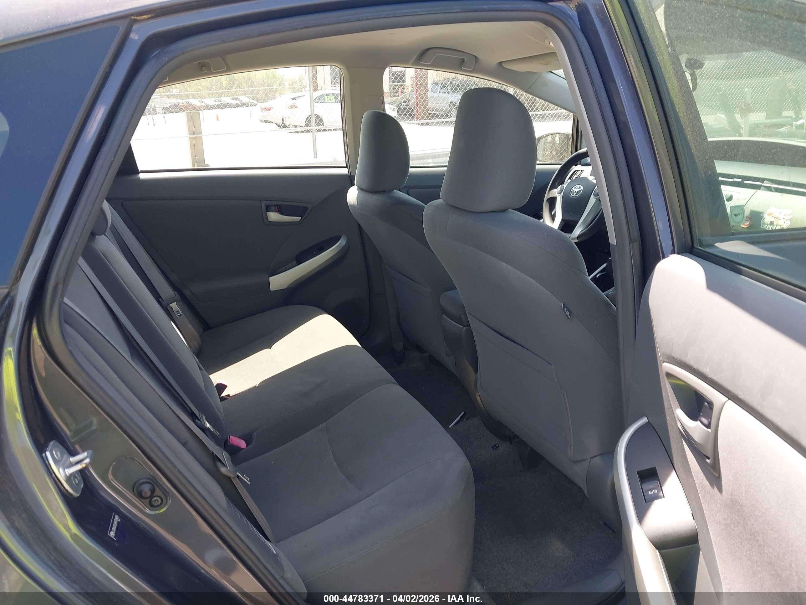 TOYOTA PRIUS image 8