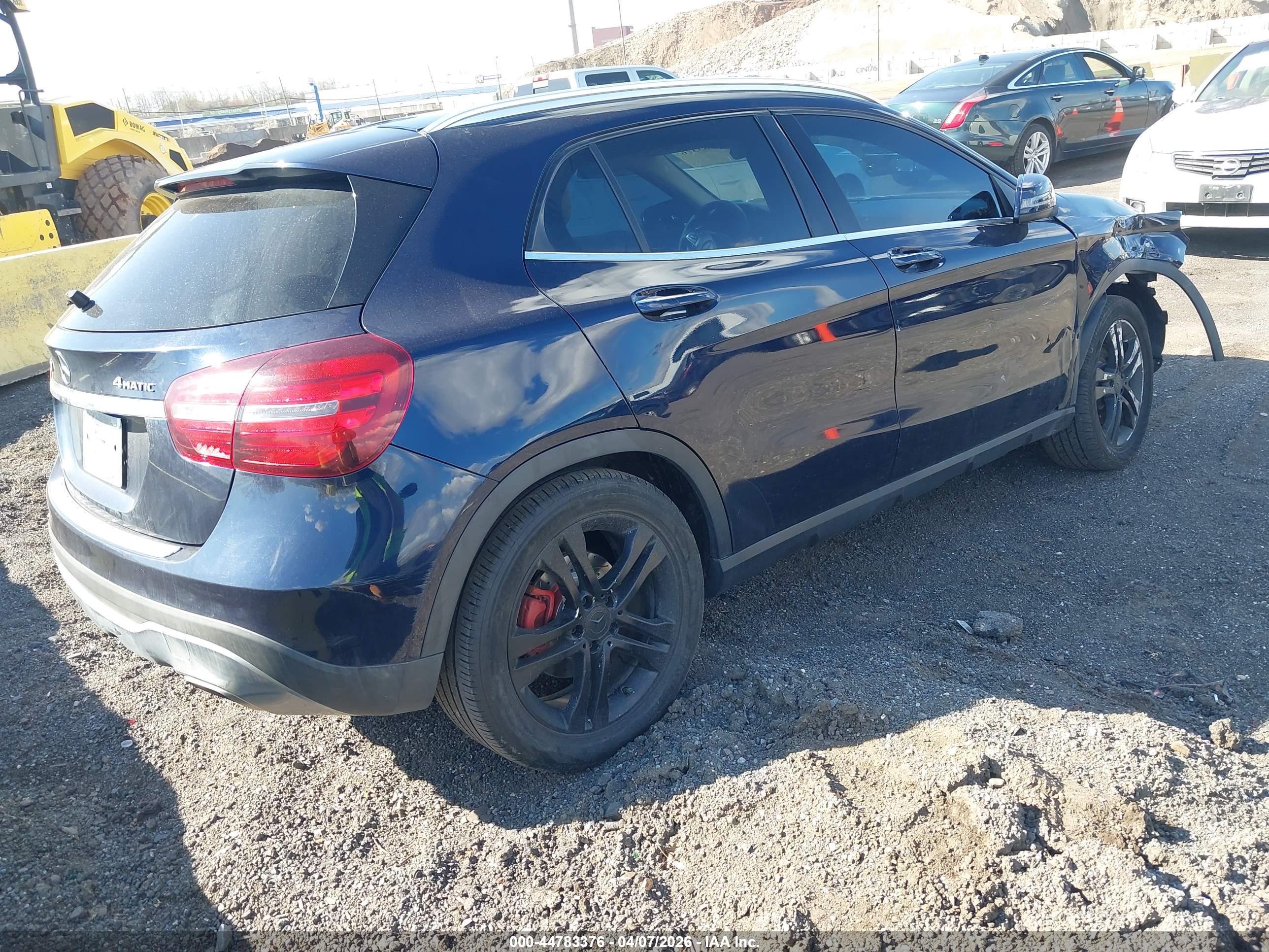 MERCEDES-BENZ GLA image 4