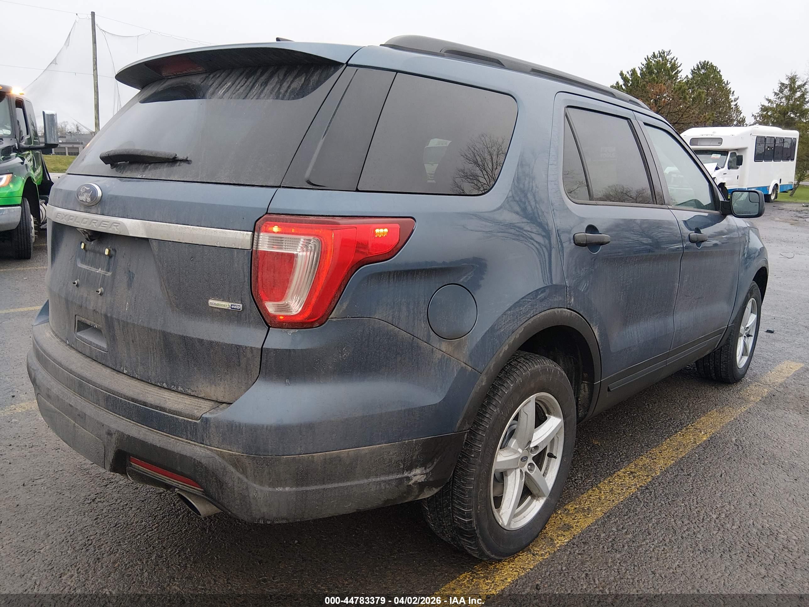 FORD EXPLORER image 4