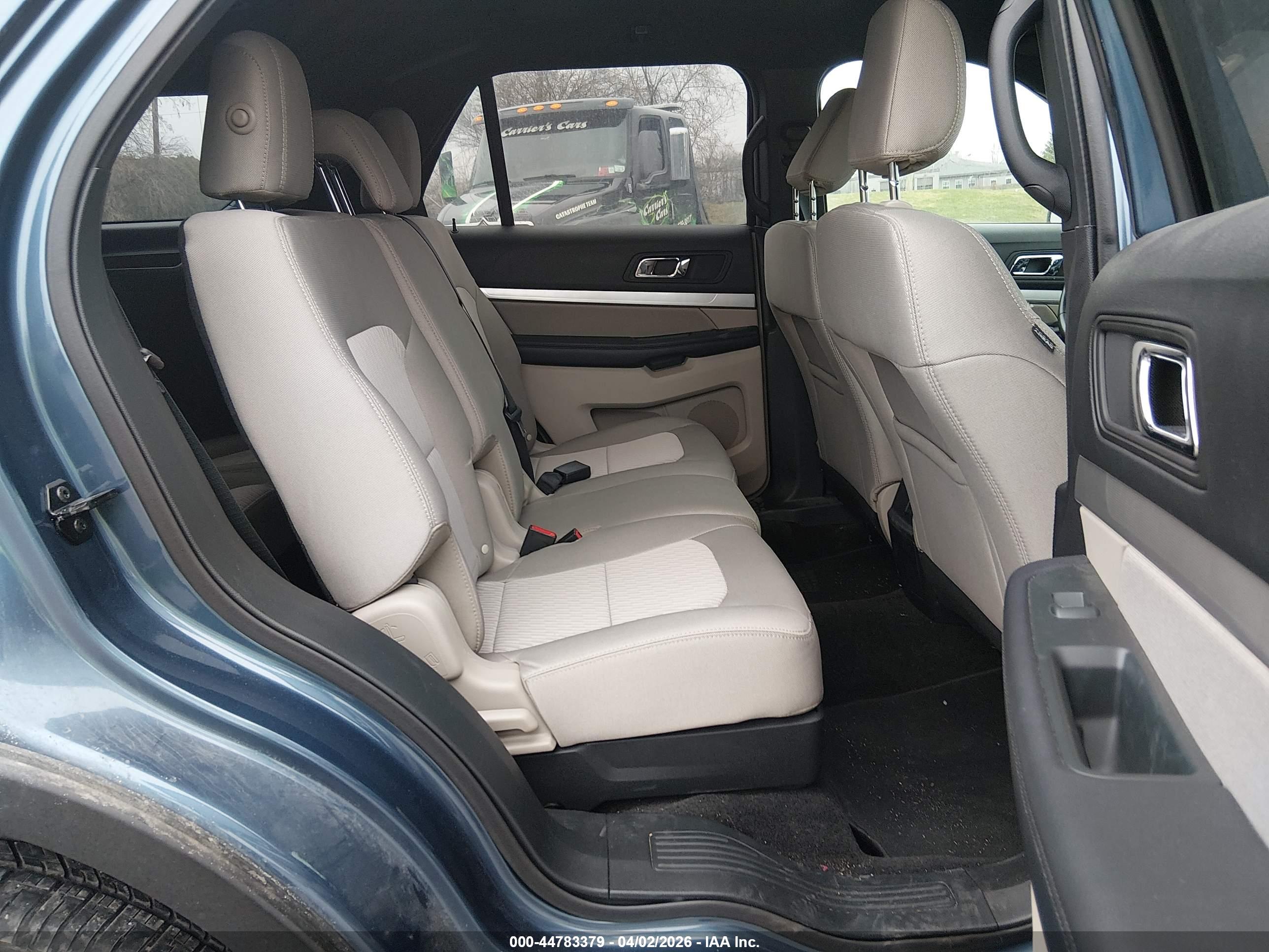 FORD EXPLORER image 8