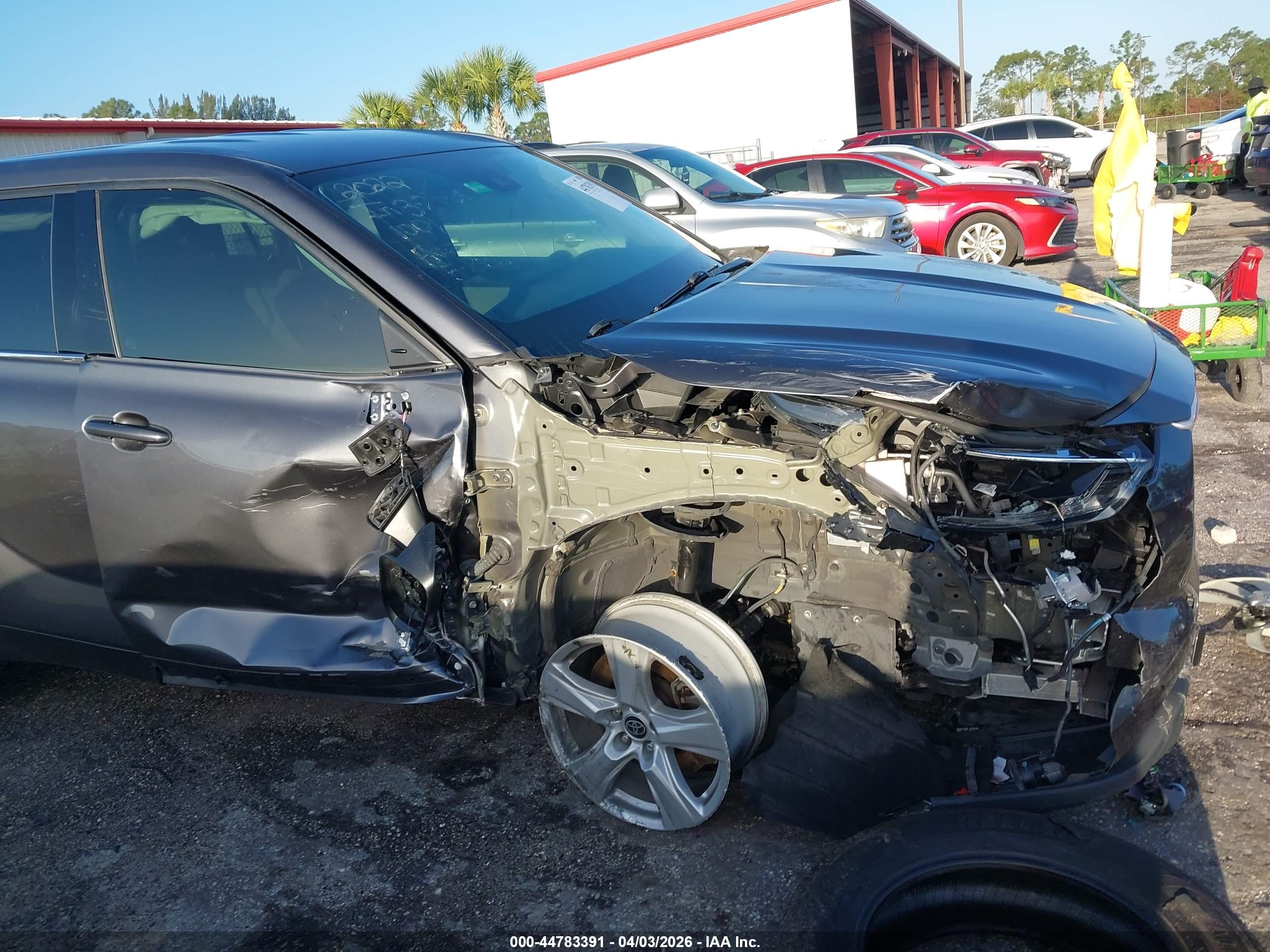 TOYOTA HIGHLANDER image 6