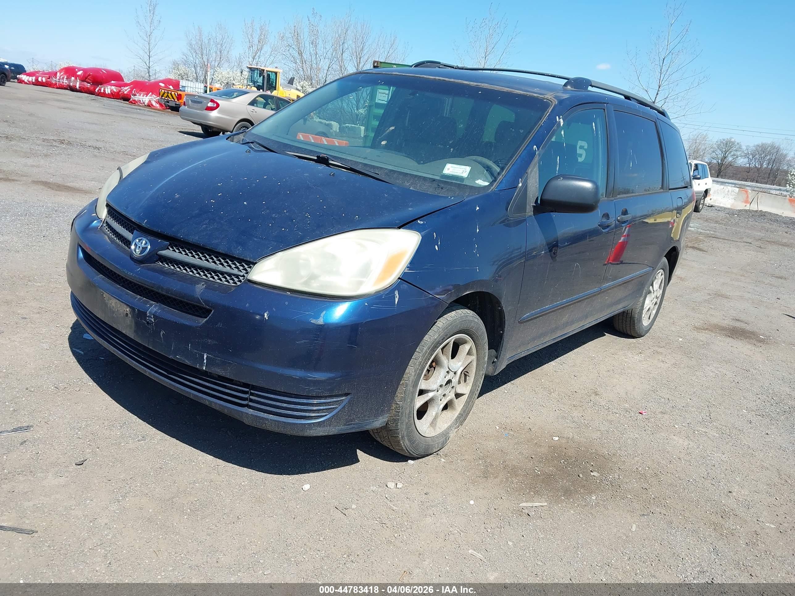 TOYOTA SIENNA image 2