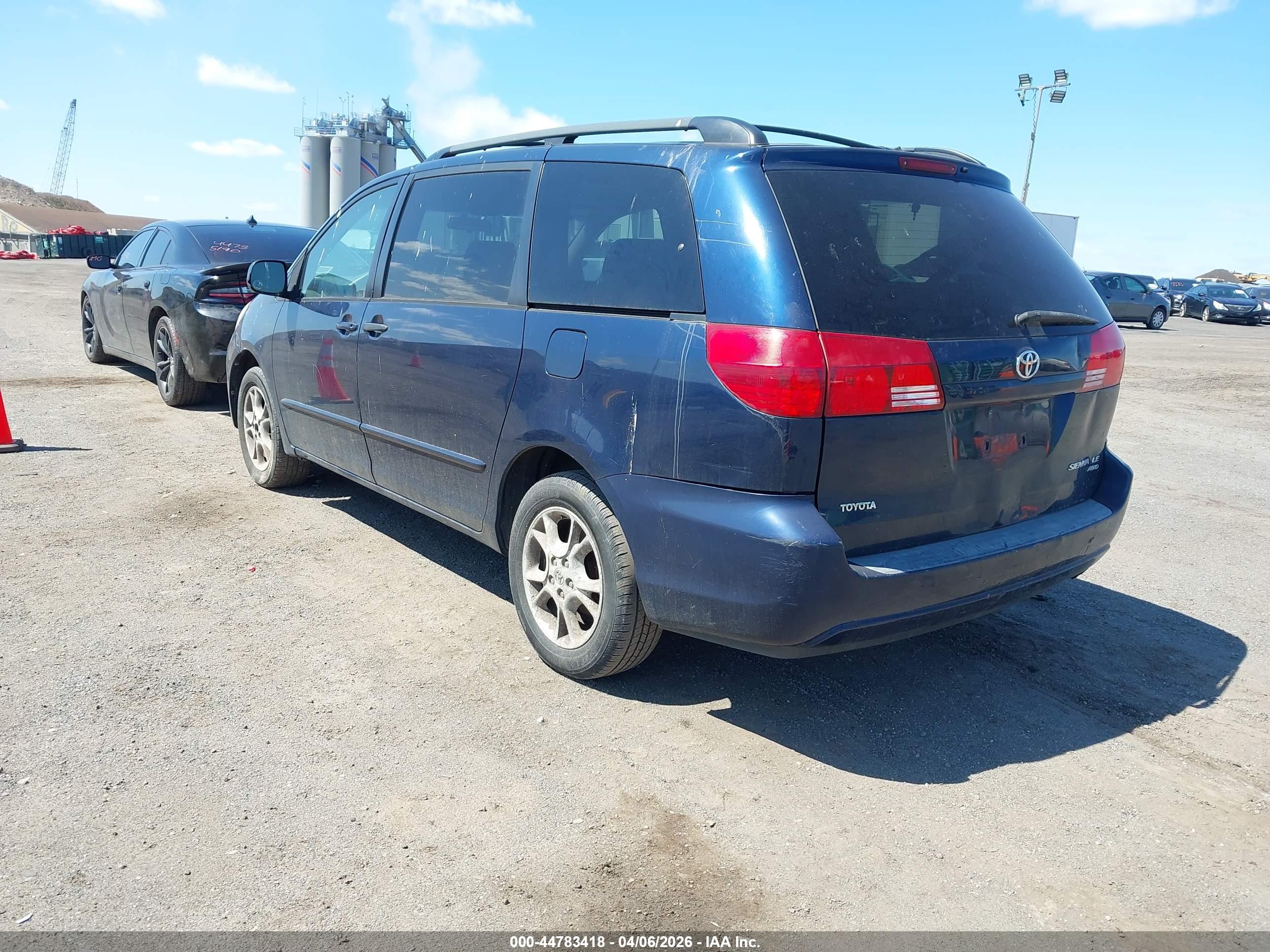 TOYOTA SIENNA image 3