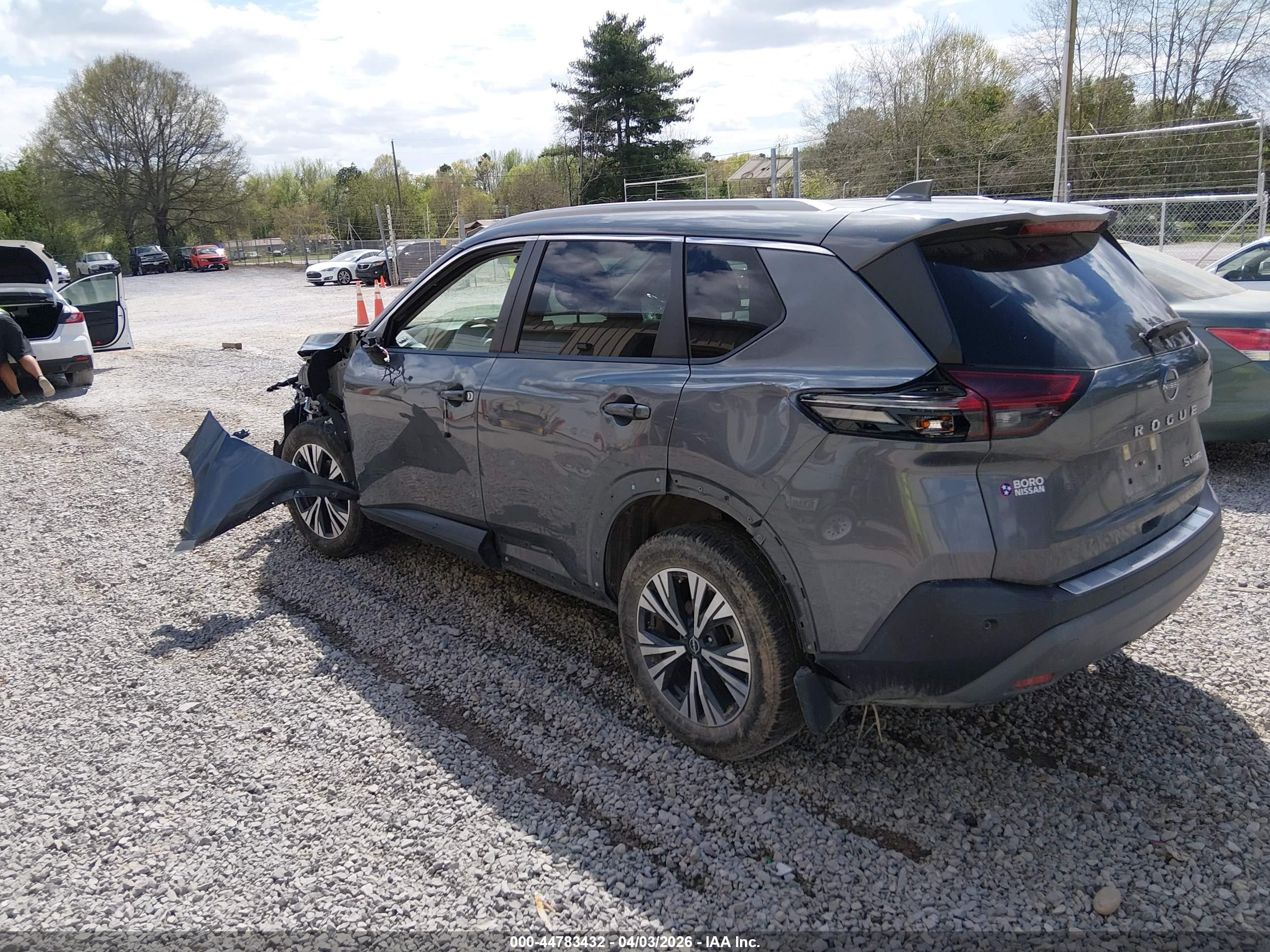 NISSAN ROGUE image 3