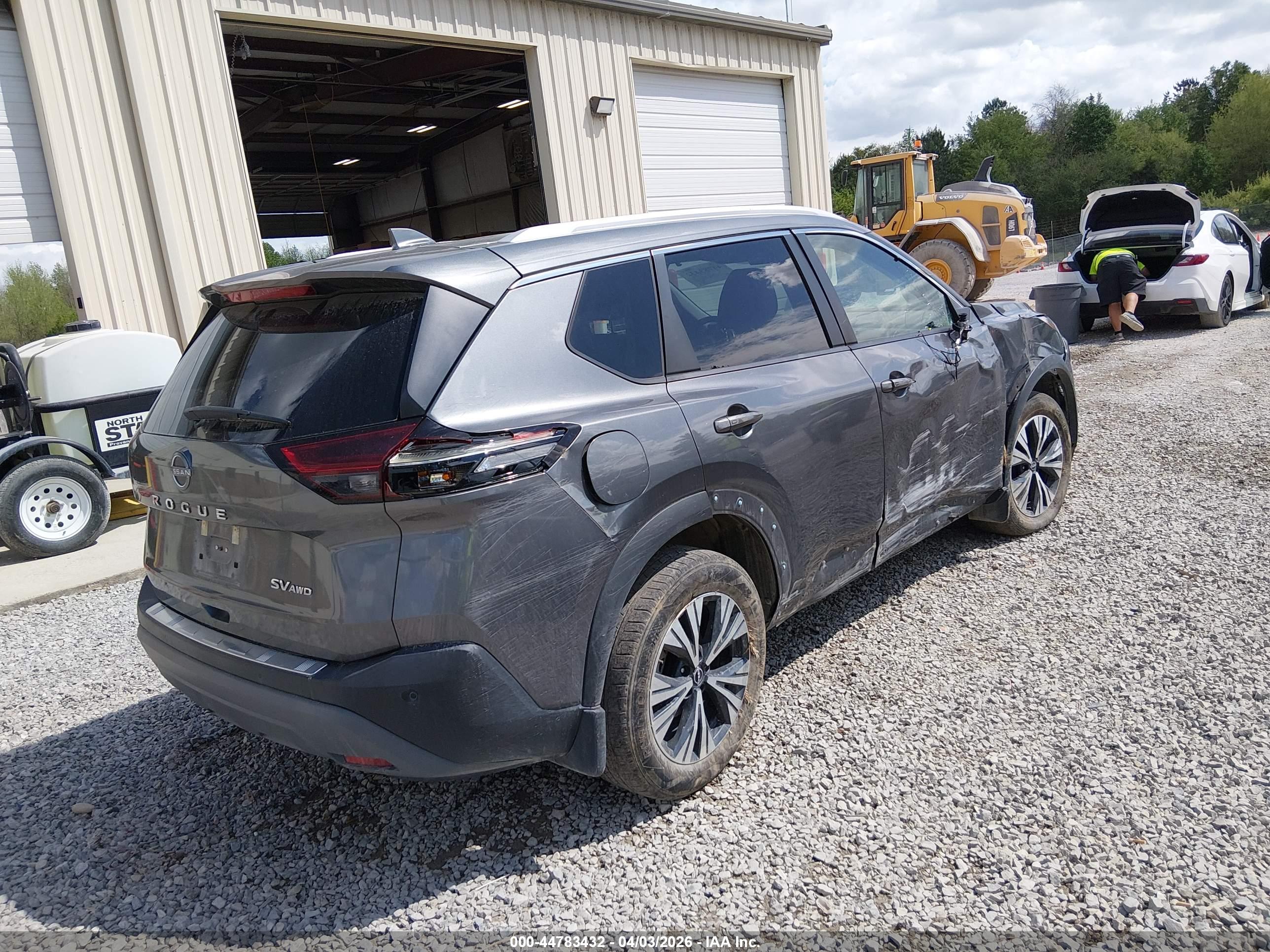 NISSAN ROGUE image 4