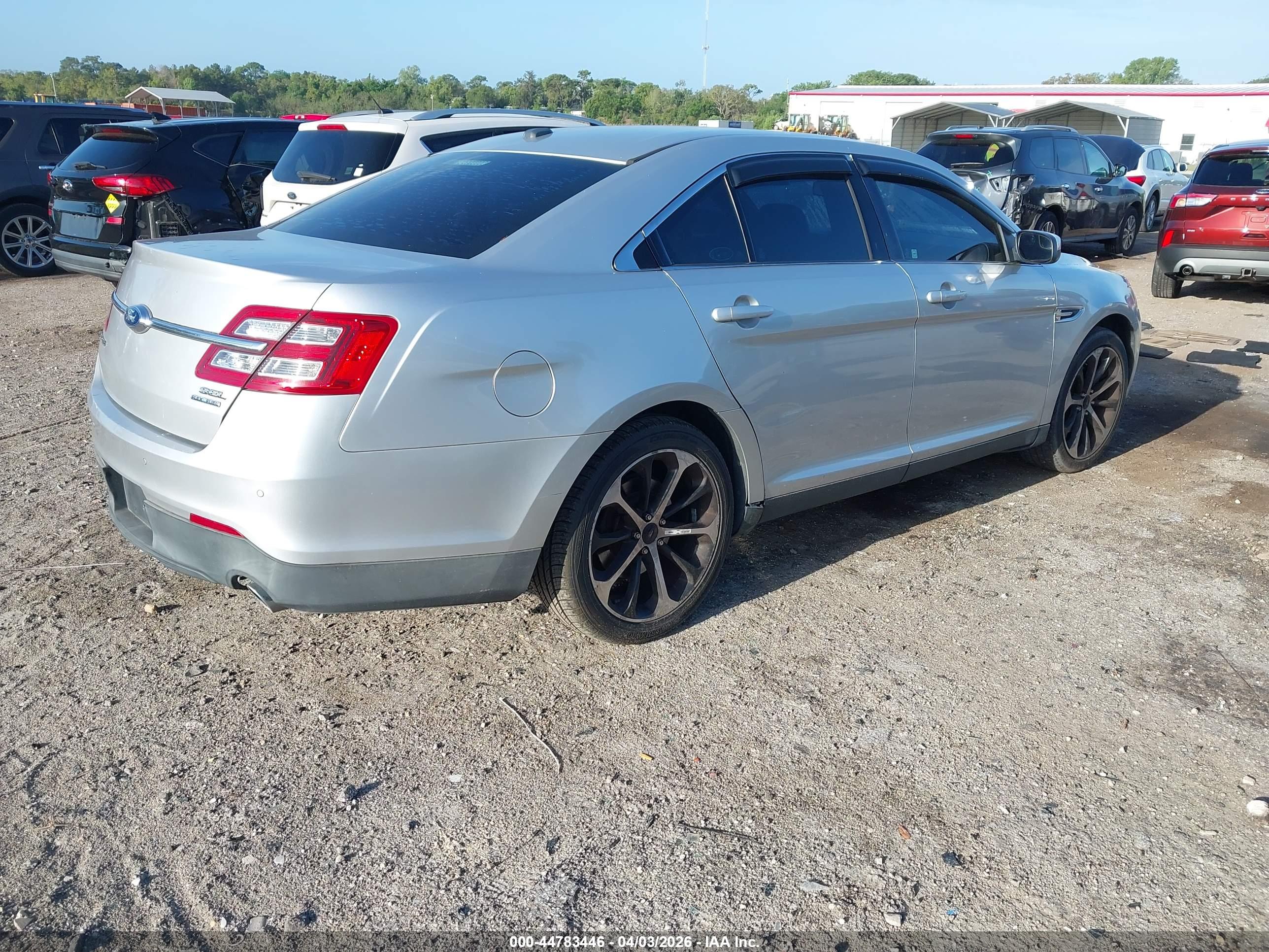 FORD TAURUS image 4