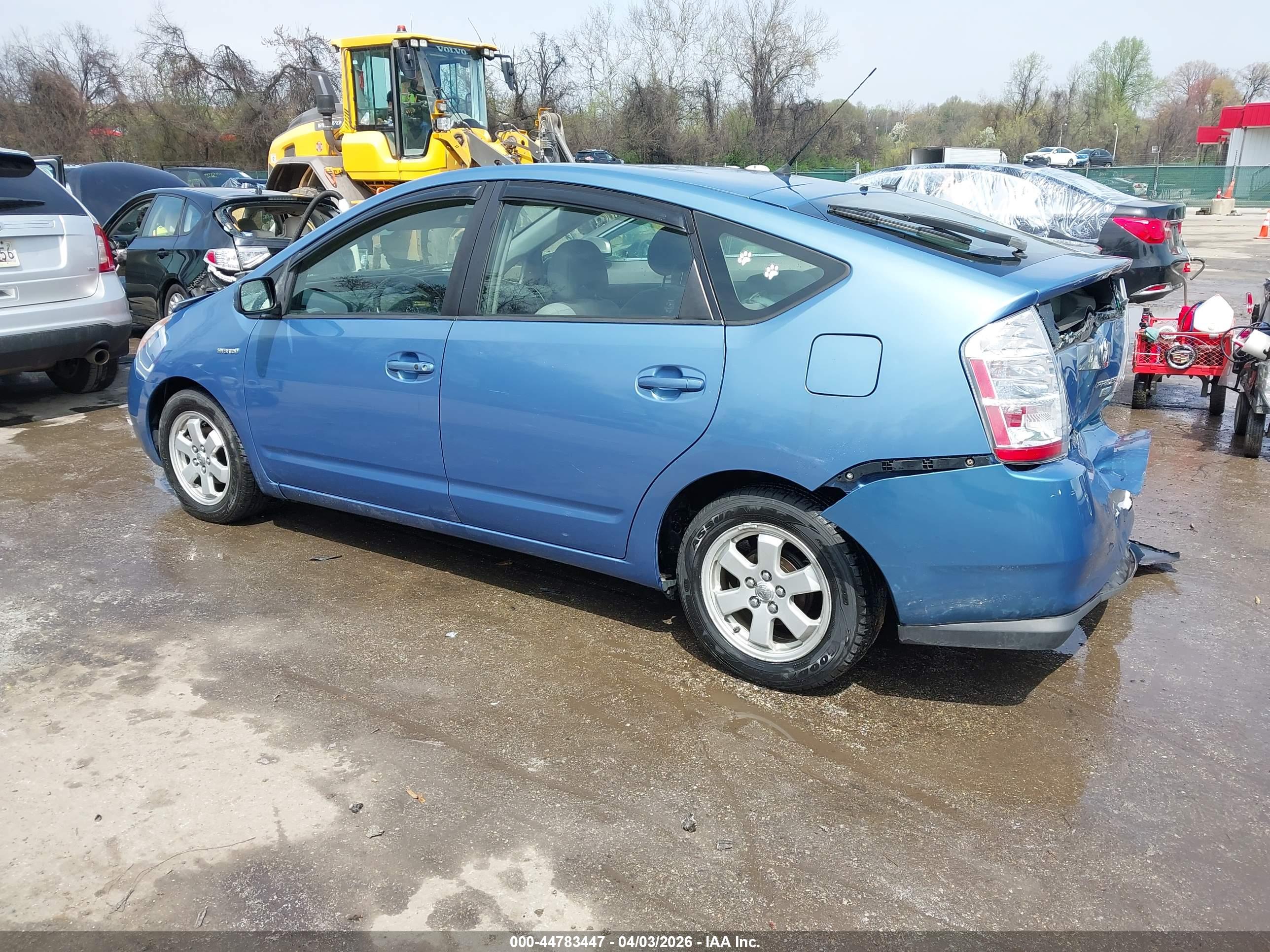 TOYOTA PRIUS image 3