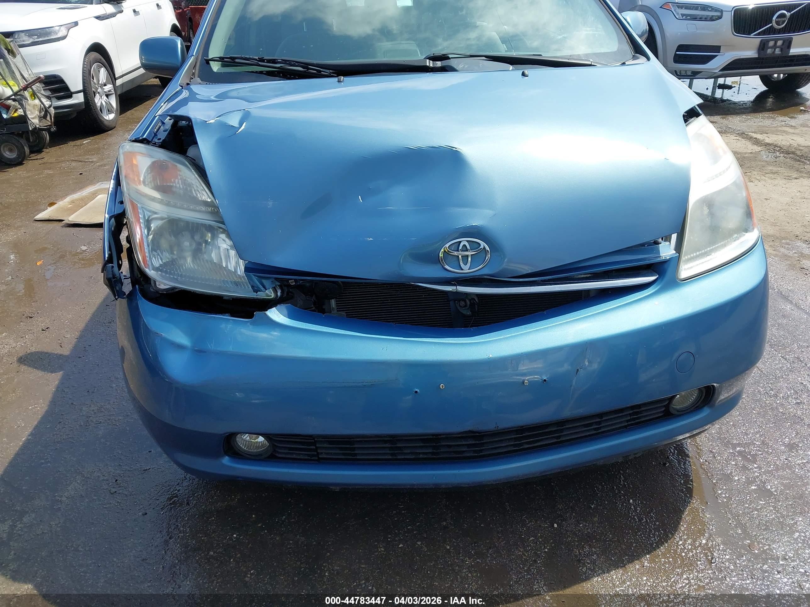 TOYOTA PRIUS image 6
