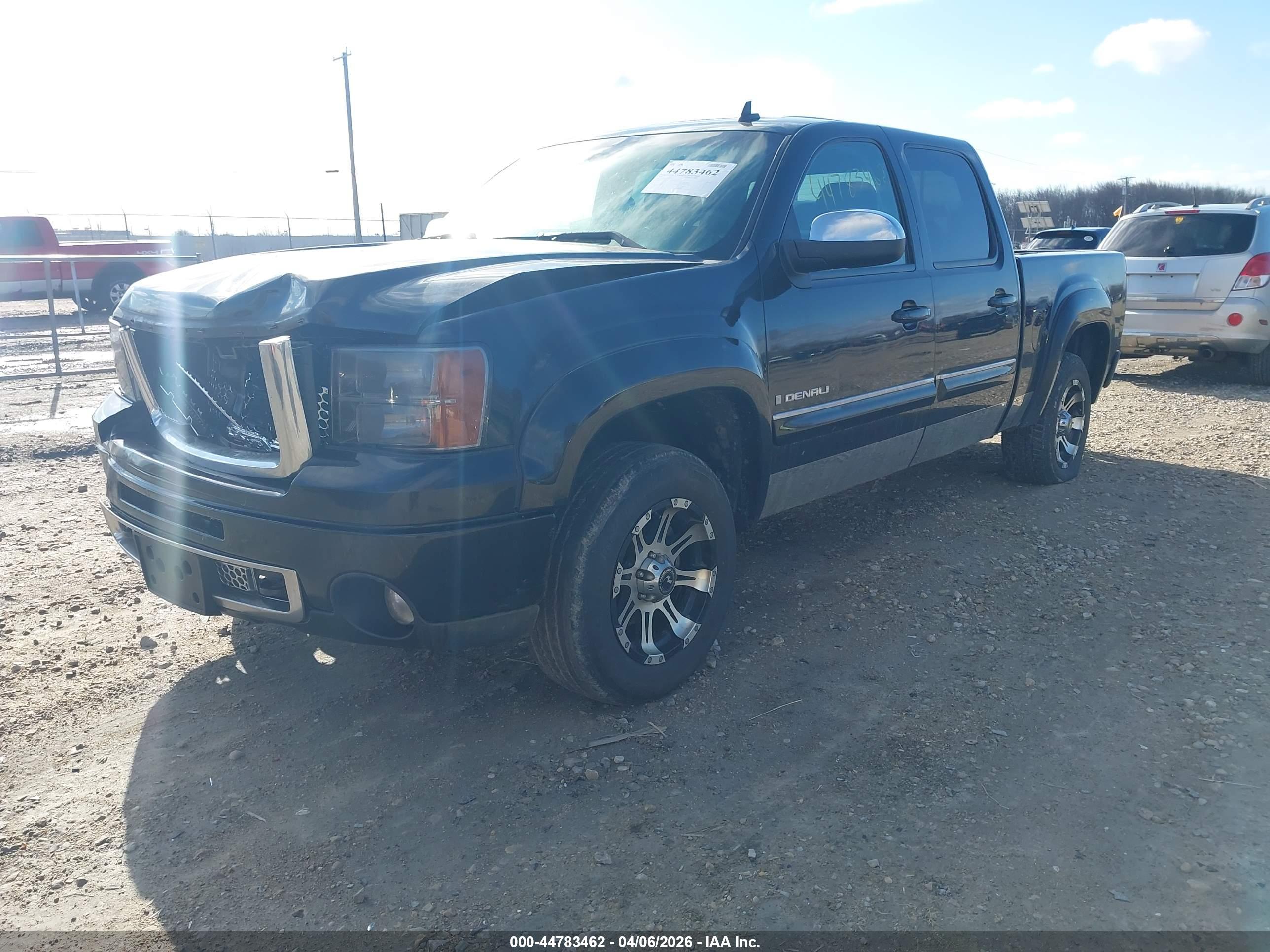 GMC SIERRA image 2