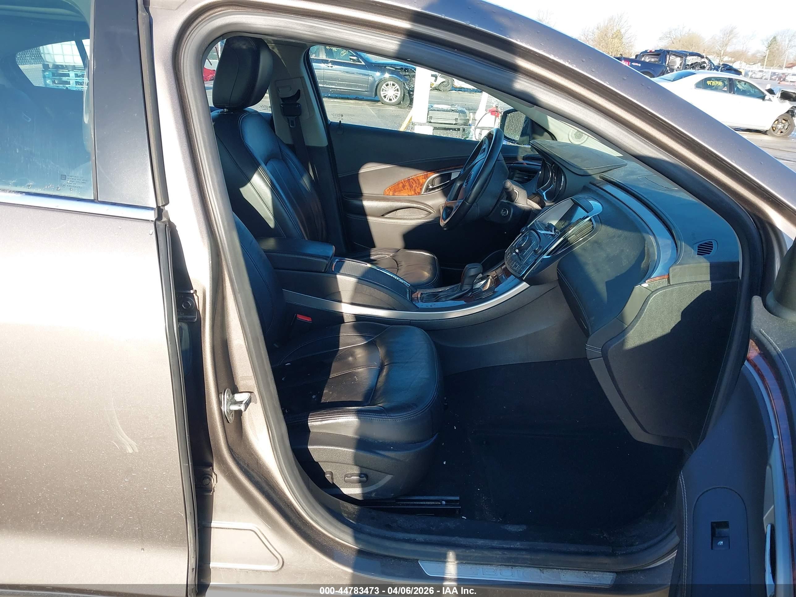 BUICK LACROSSE image 5