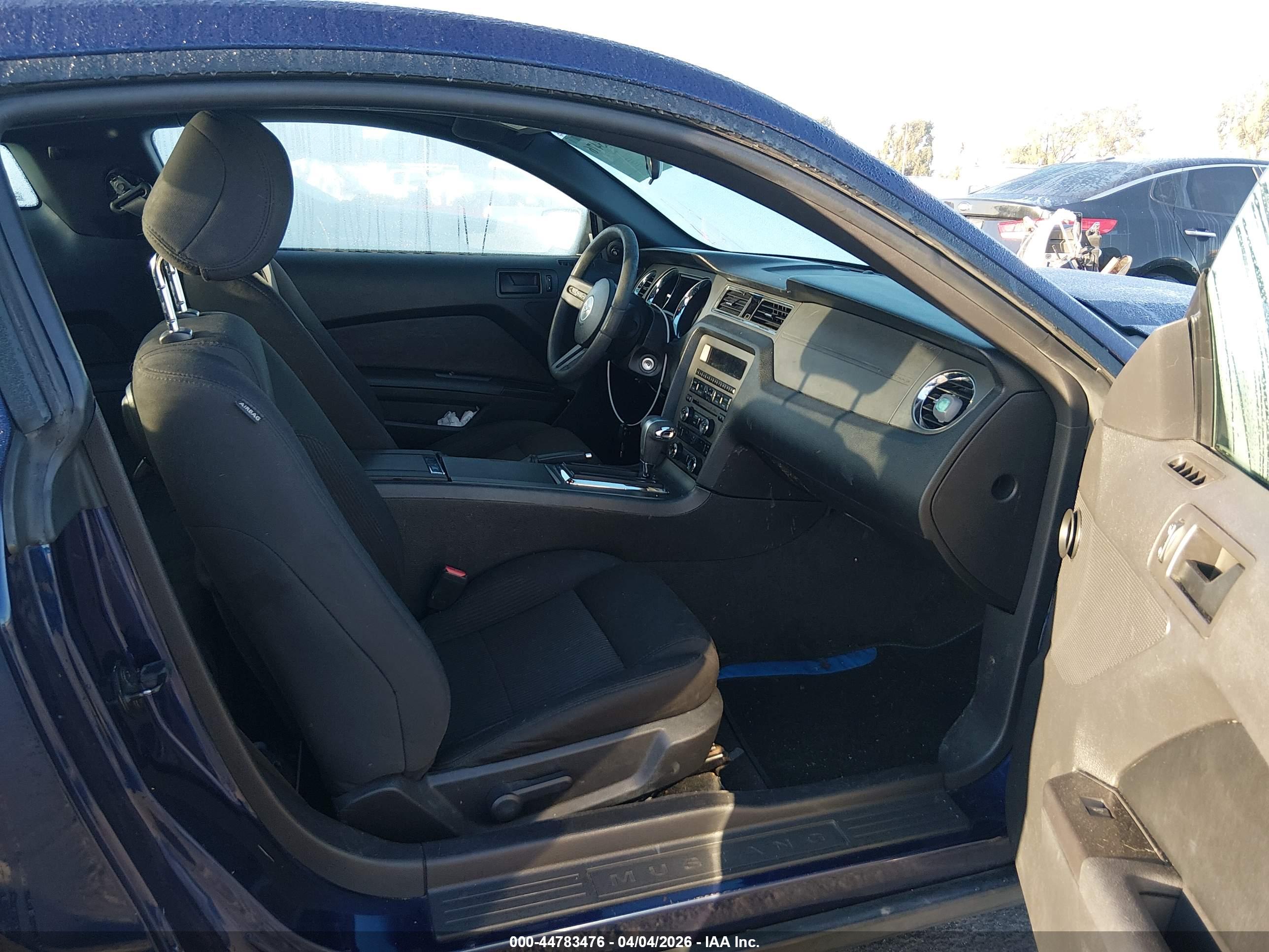 FORD MUSTANG image 5