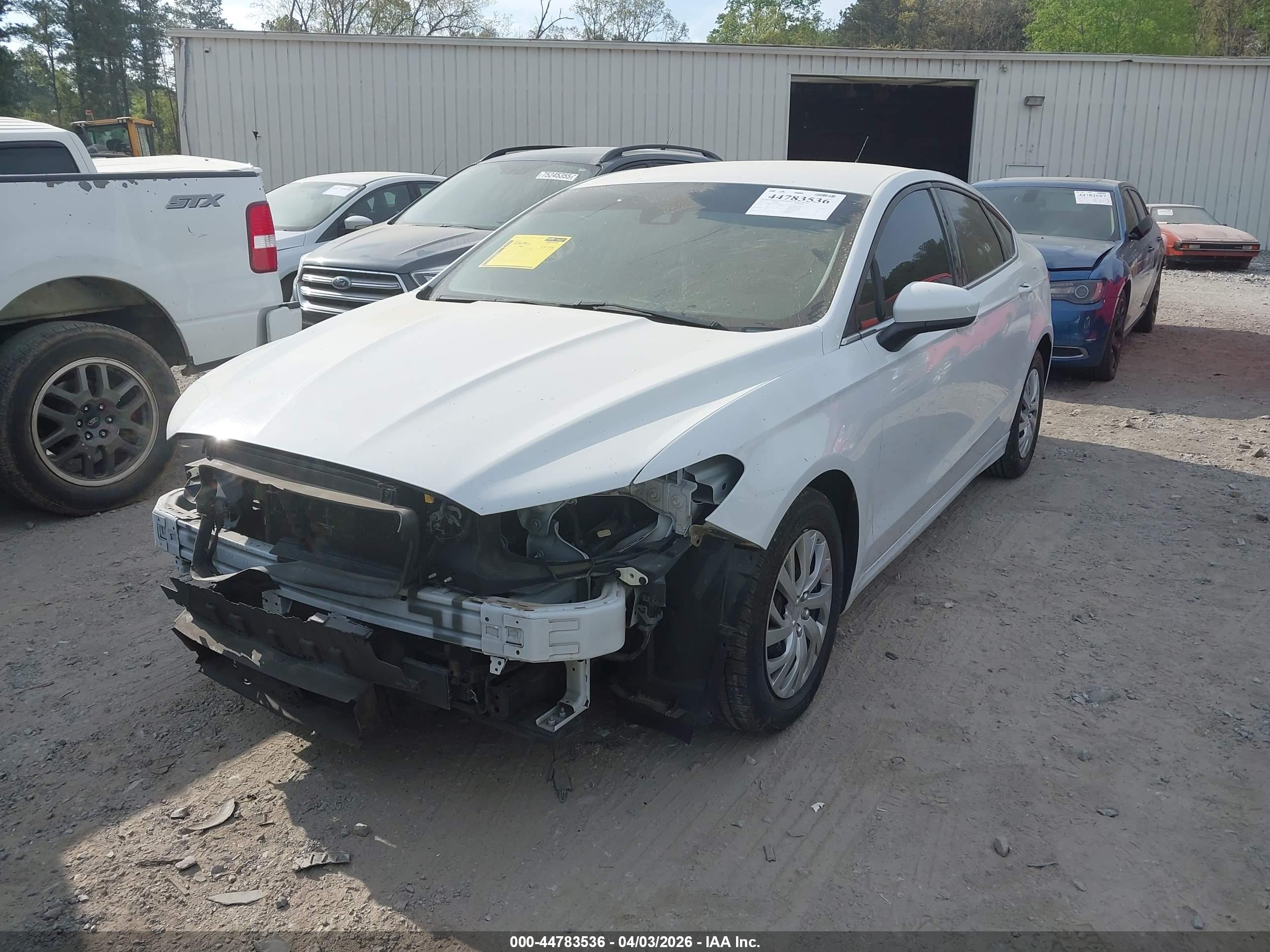 FORD FUSION image 2