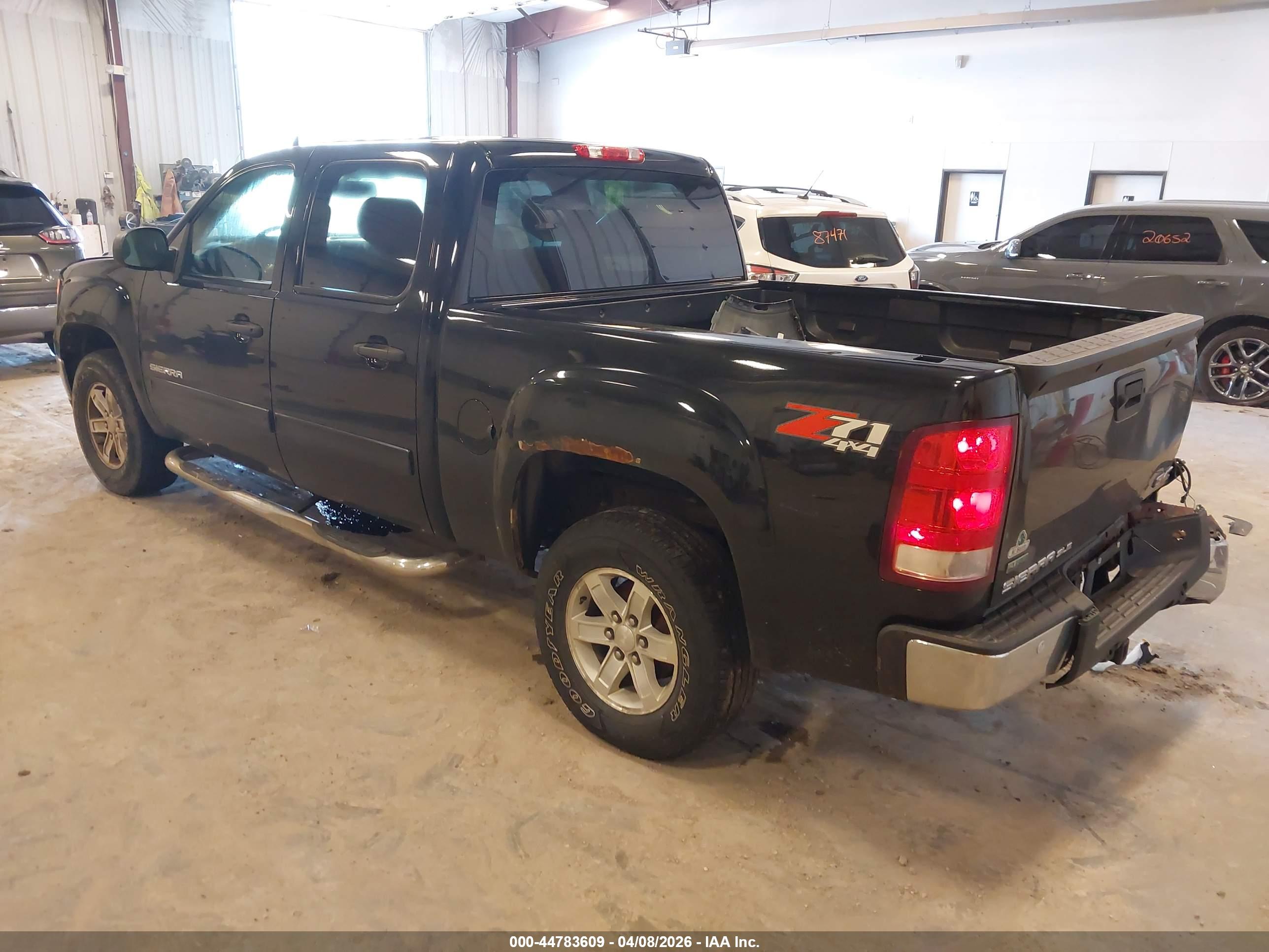 GMC SIERRA image 3
