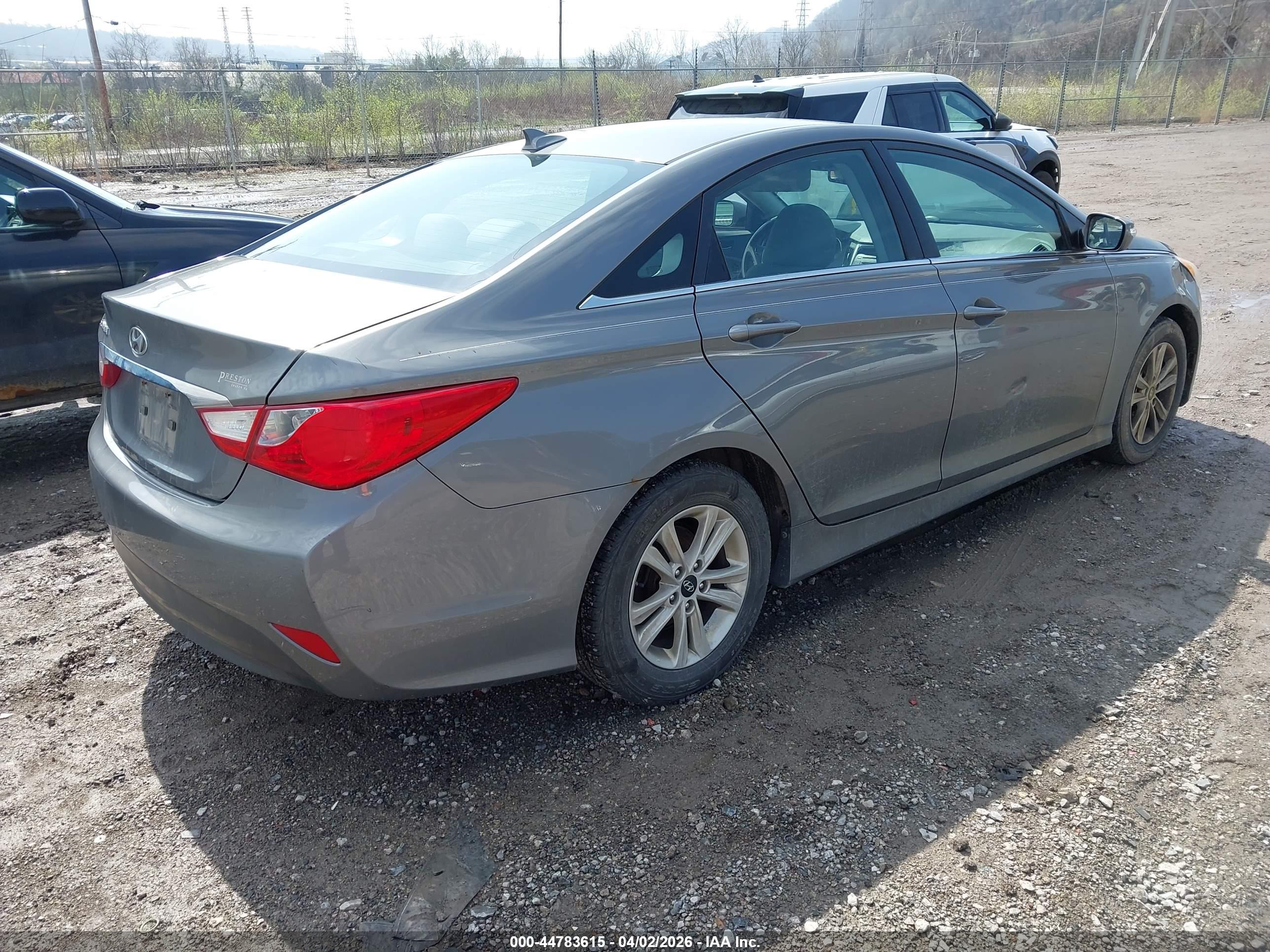 HYUNDAI SONATA image 4