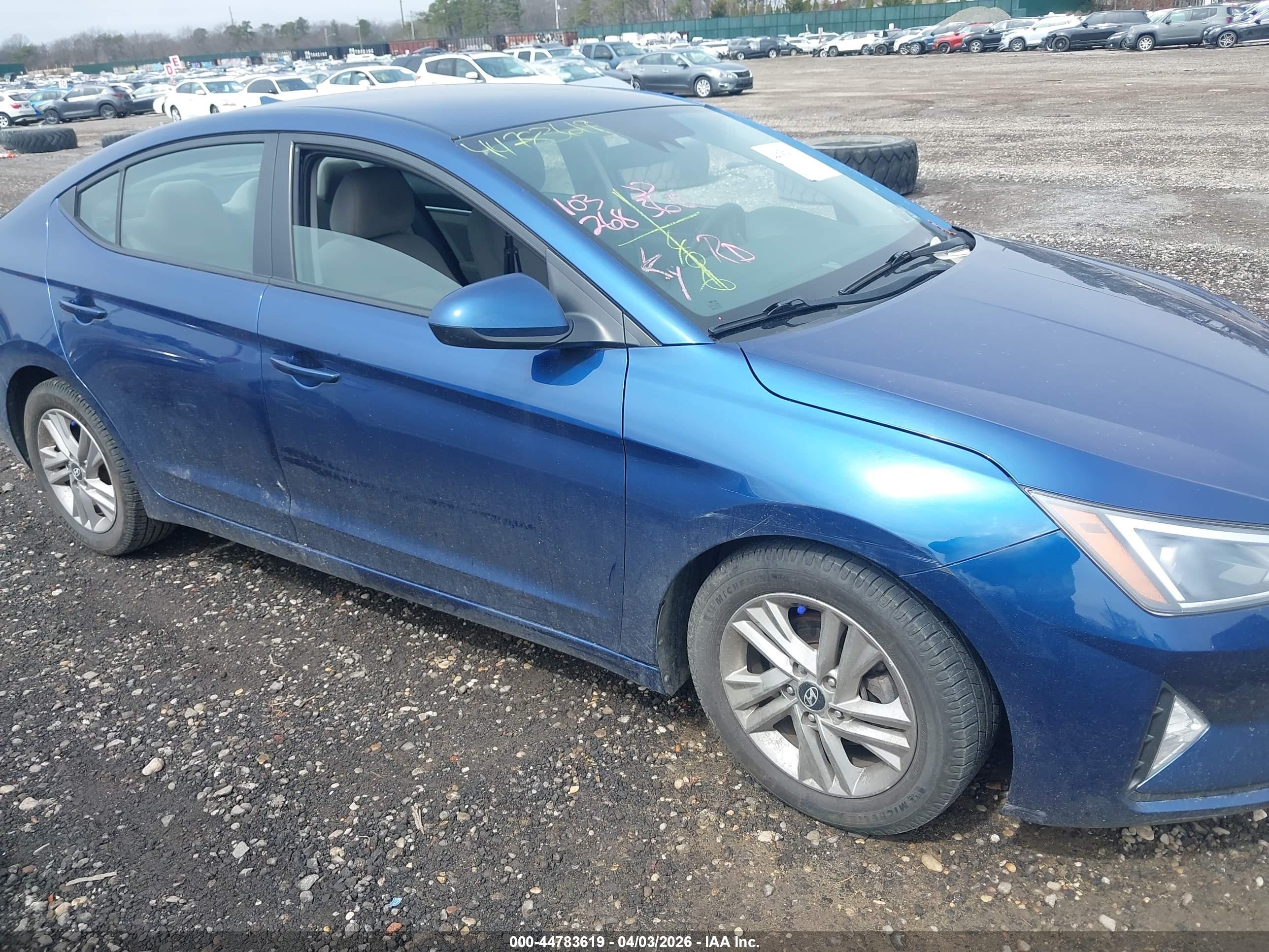HYUNDAI ELANTRA image 6