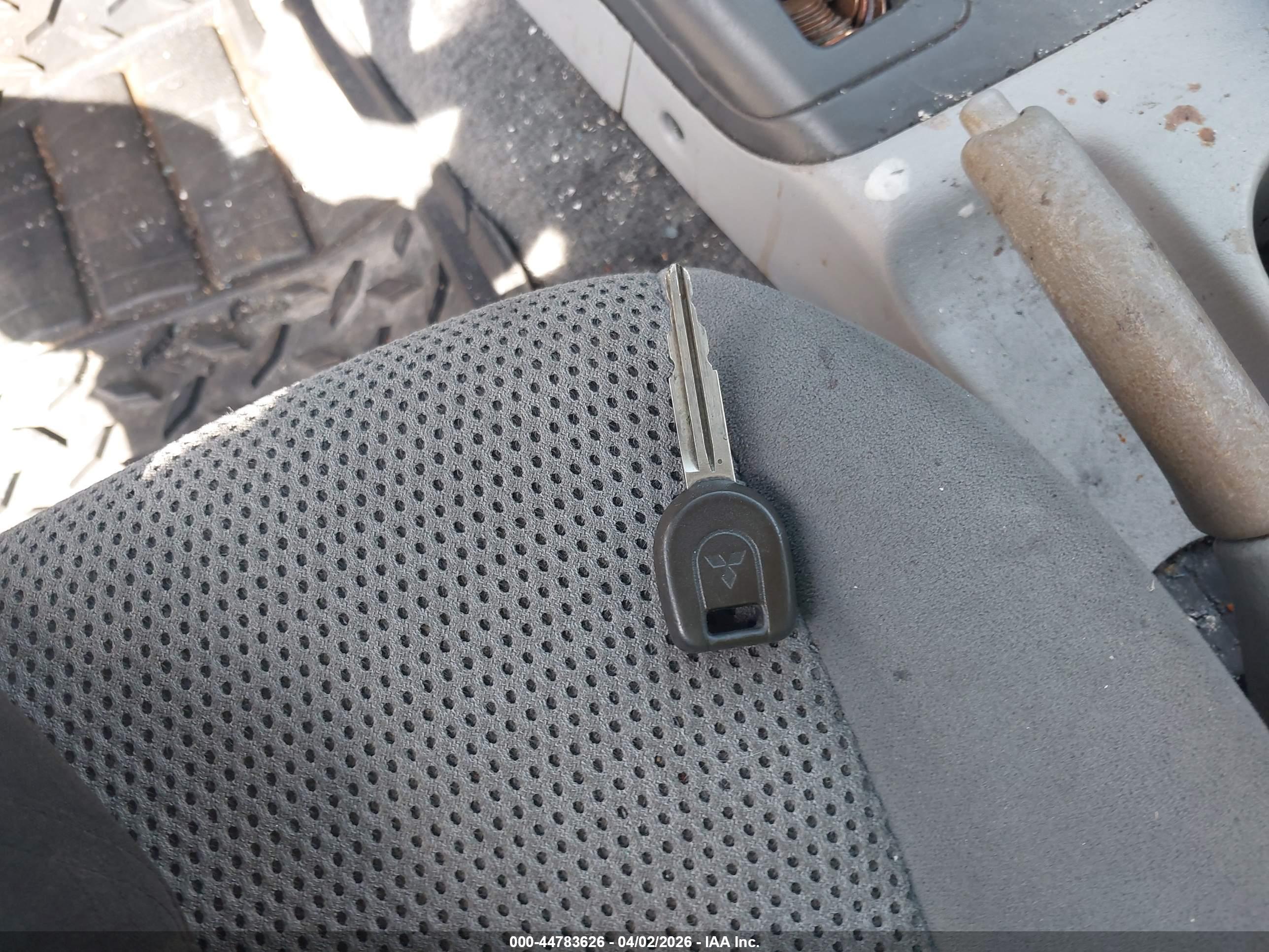 MITSUBISHI MONTERO image 11