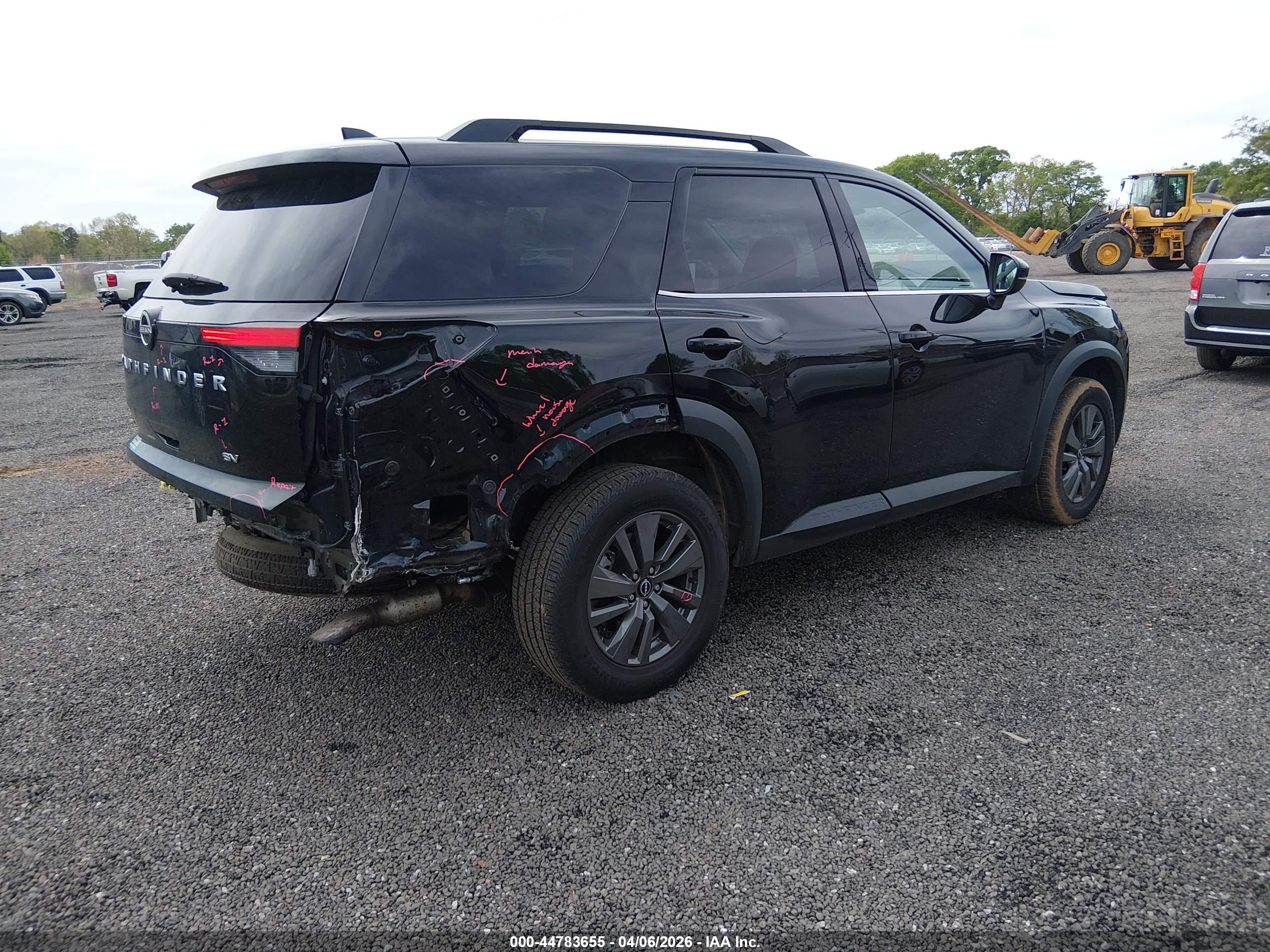 NISSAN PATHFINDER image 4